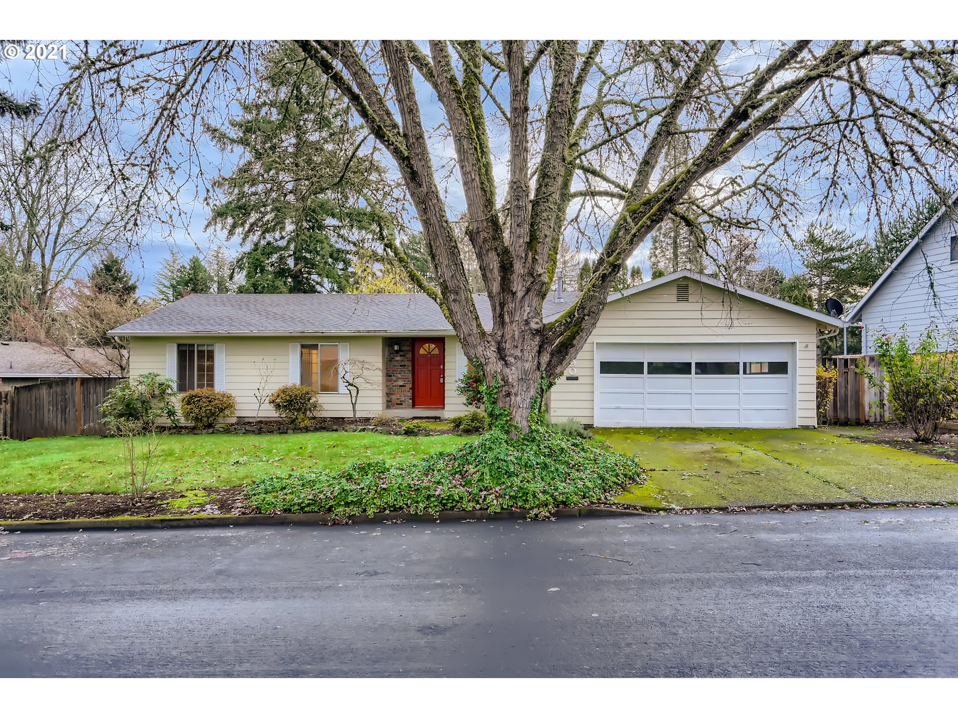 5890 SW 205TH AVE (1 of 32)