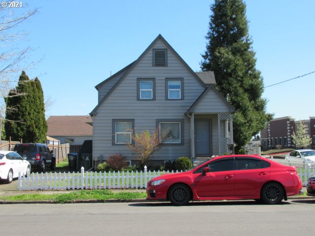 226 NW MCNARY AVE (1 of 9)