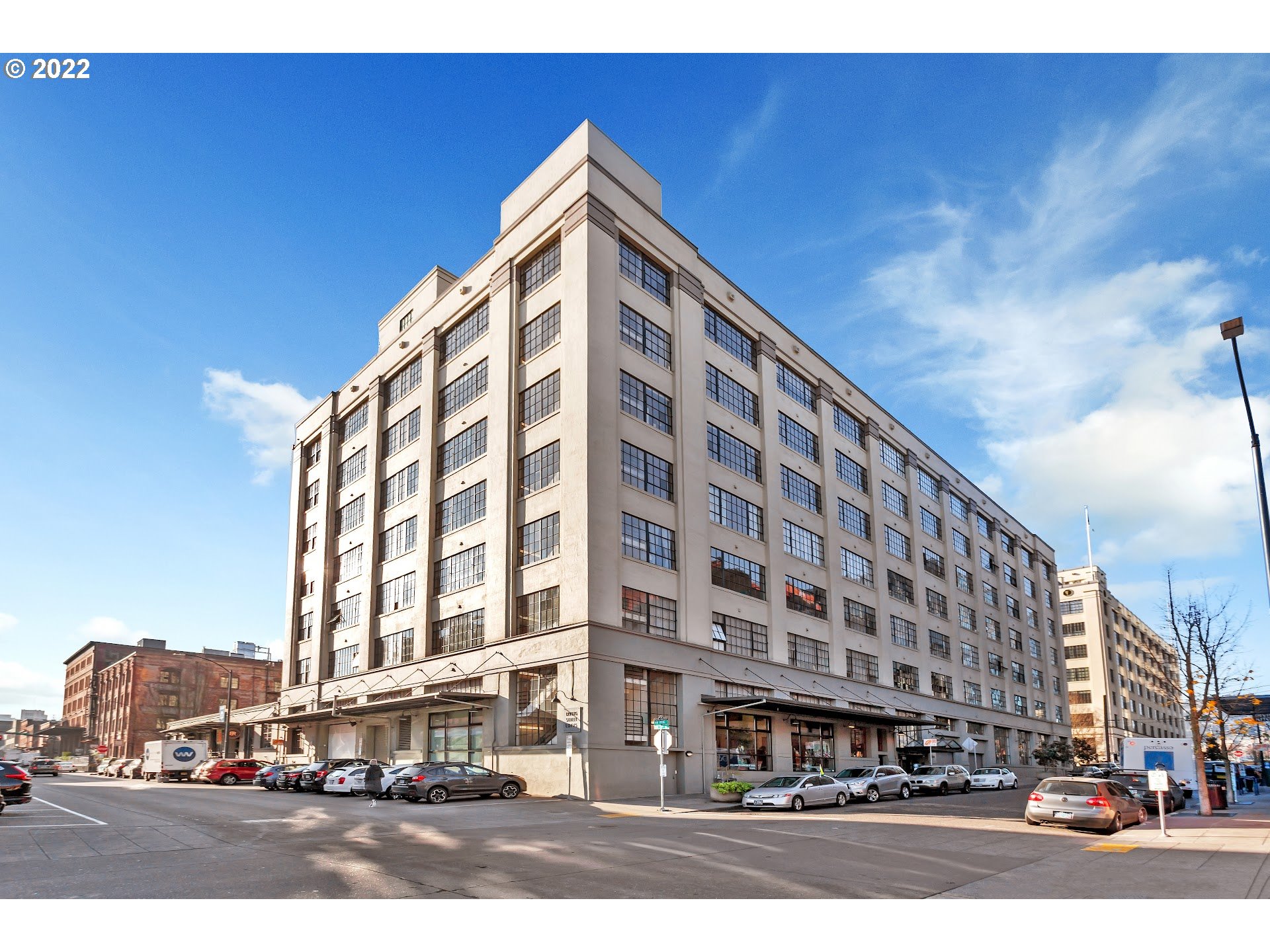 More Details about MLS # 22599249 : 1314 NW IRVING ST 204
