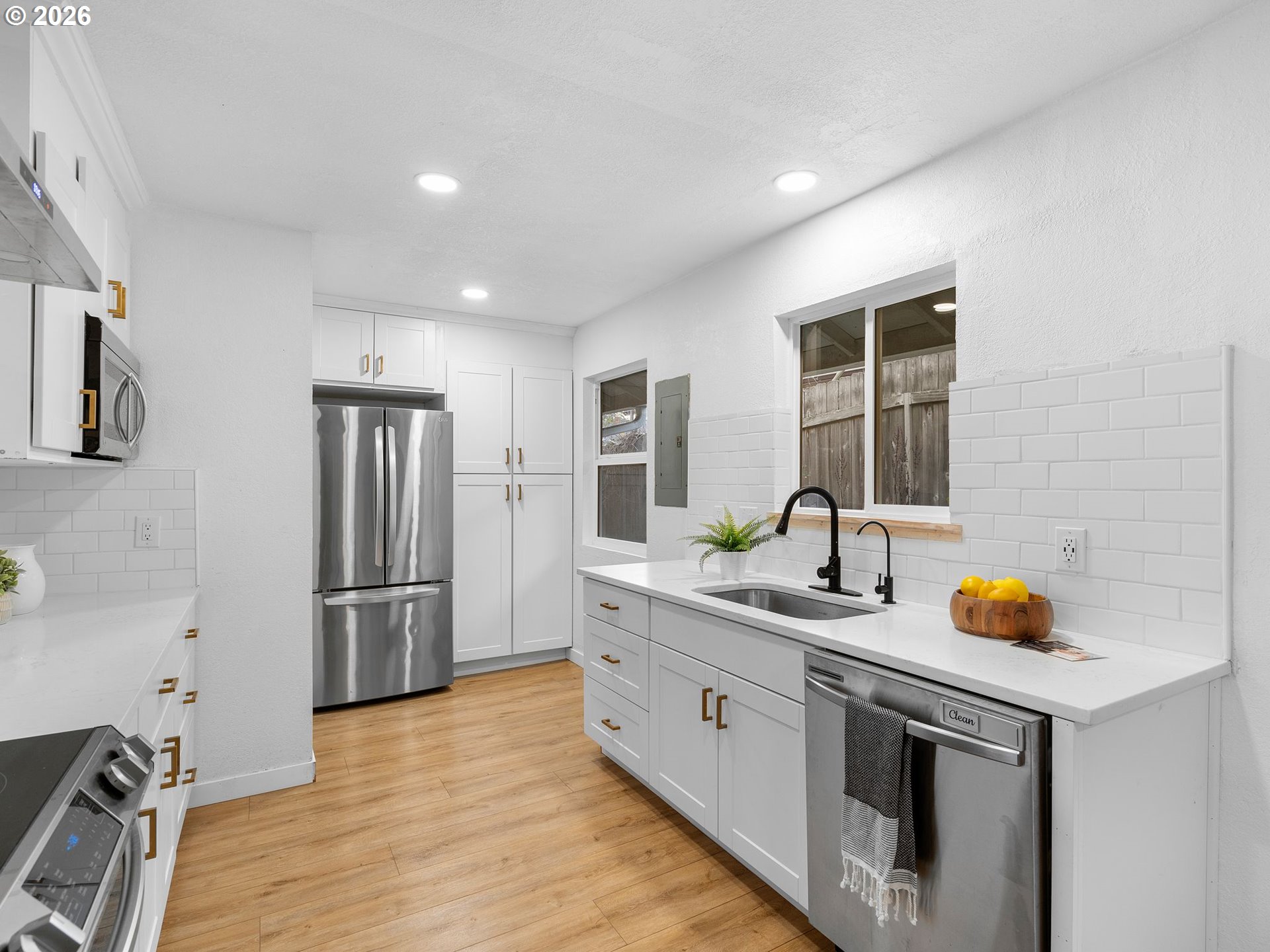 Photo #8: 100460072 Listing: Photo #8