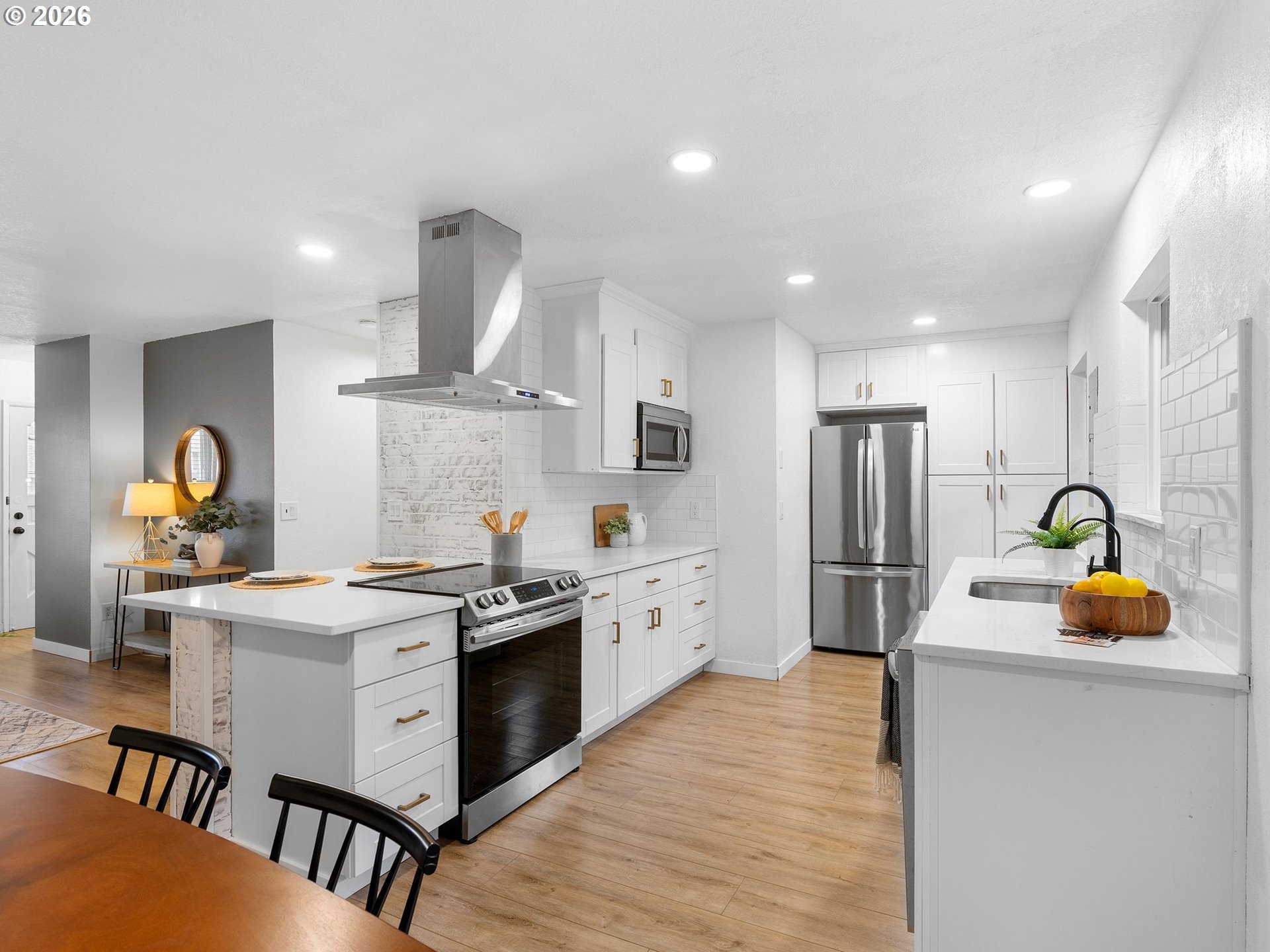 Photo #4: 100460072 Listing: Photo #4