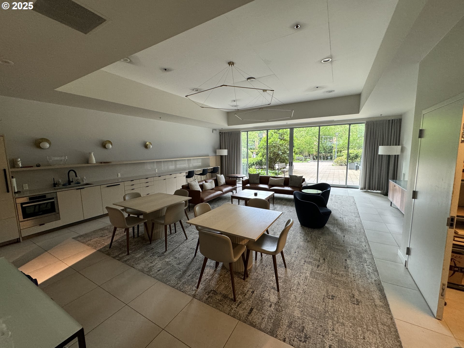 Photo #4: 100908023 Listing: Photo #4