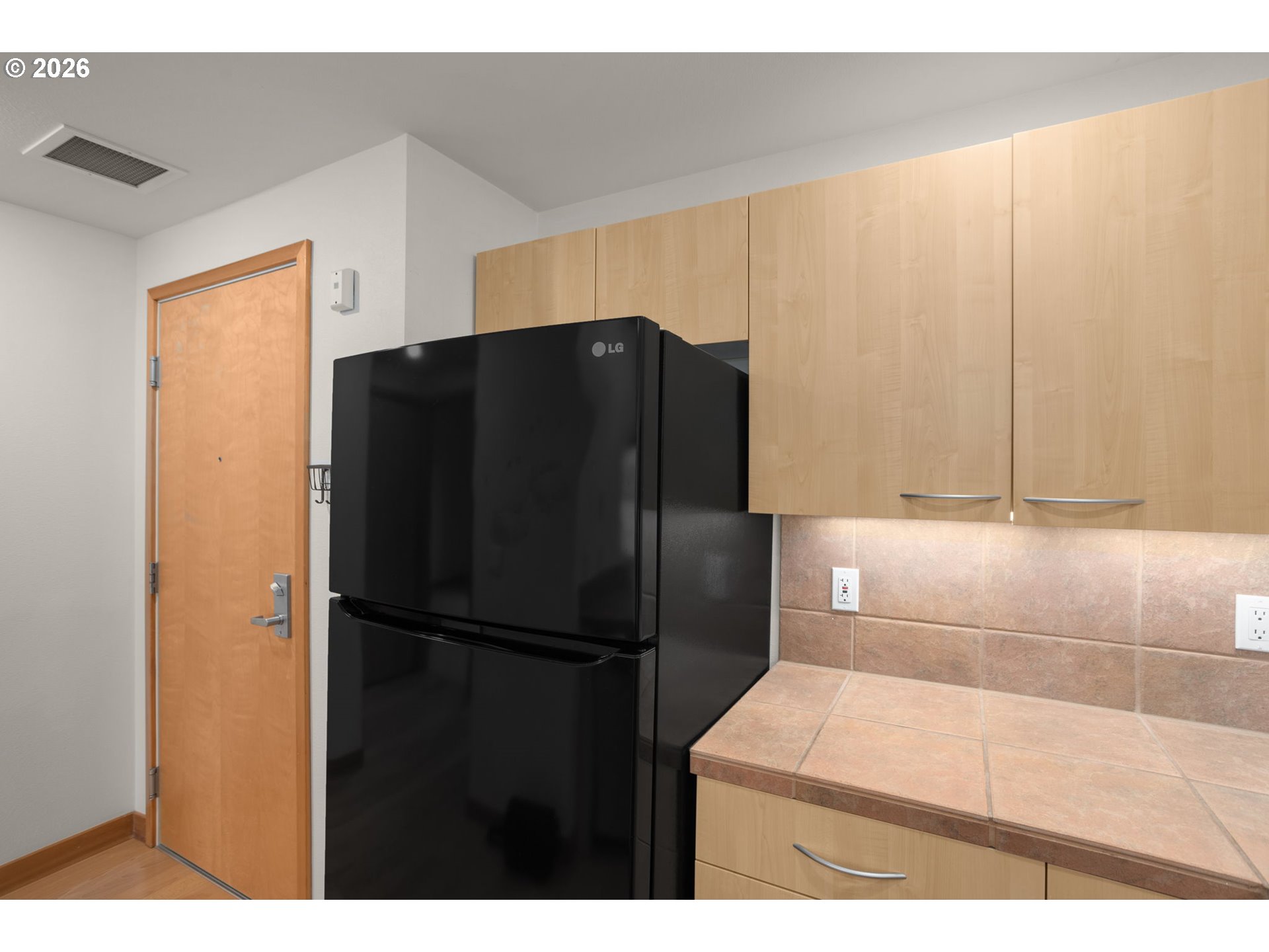 Photo #7: 102324754 Listing: Photo #7