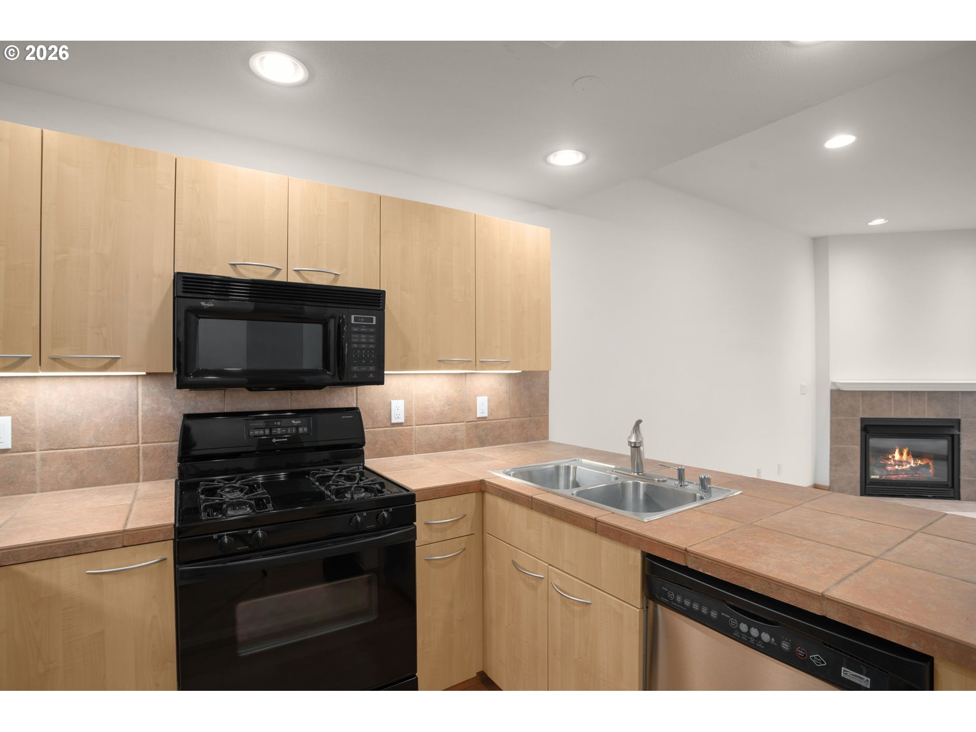 Photo #8: 102324754 Listing: Photo #8