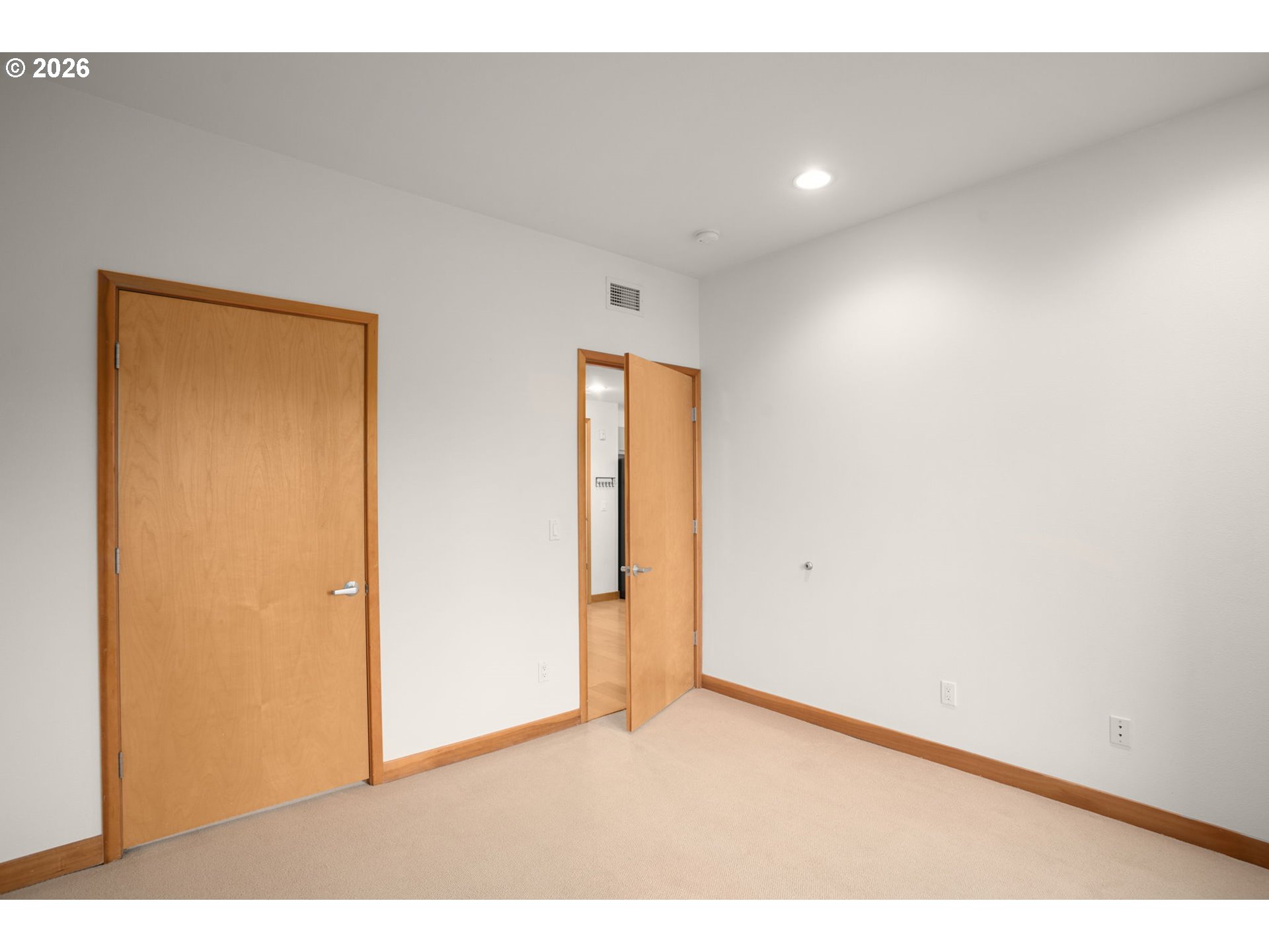 Photo #11: 102324754 Listing: Photo #11