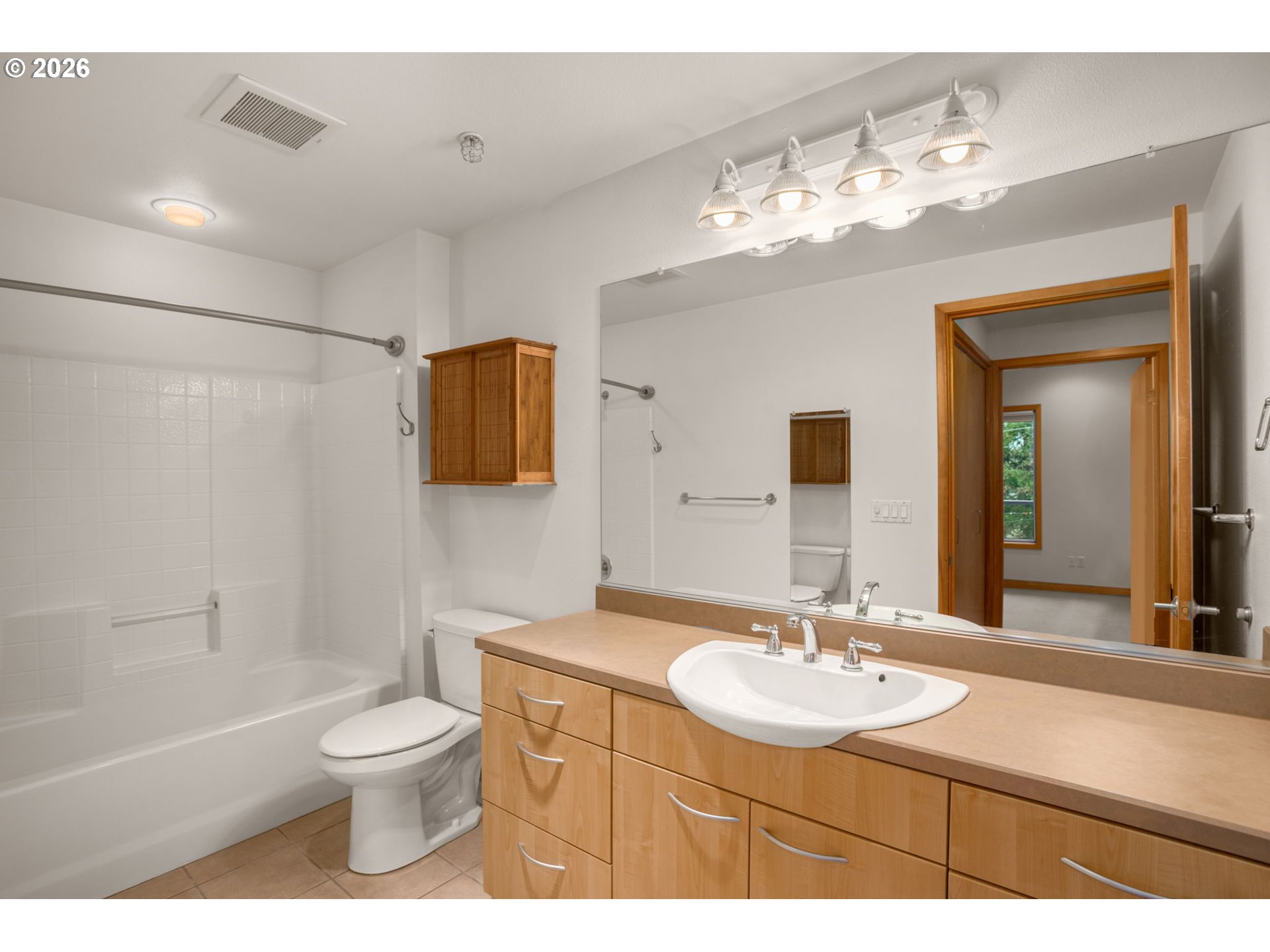 Photo #12: 102324754 Listing: Photo #12