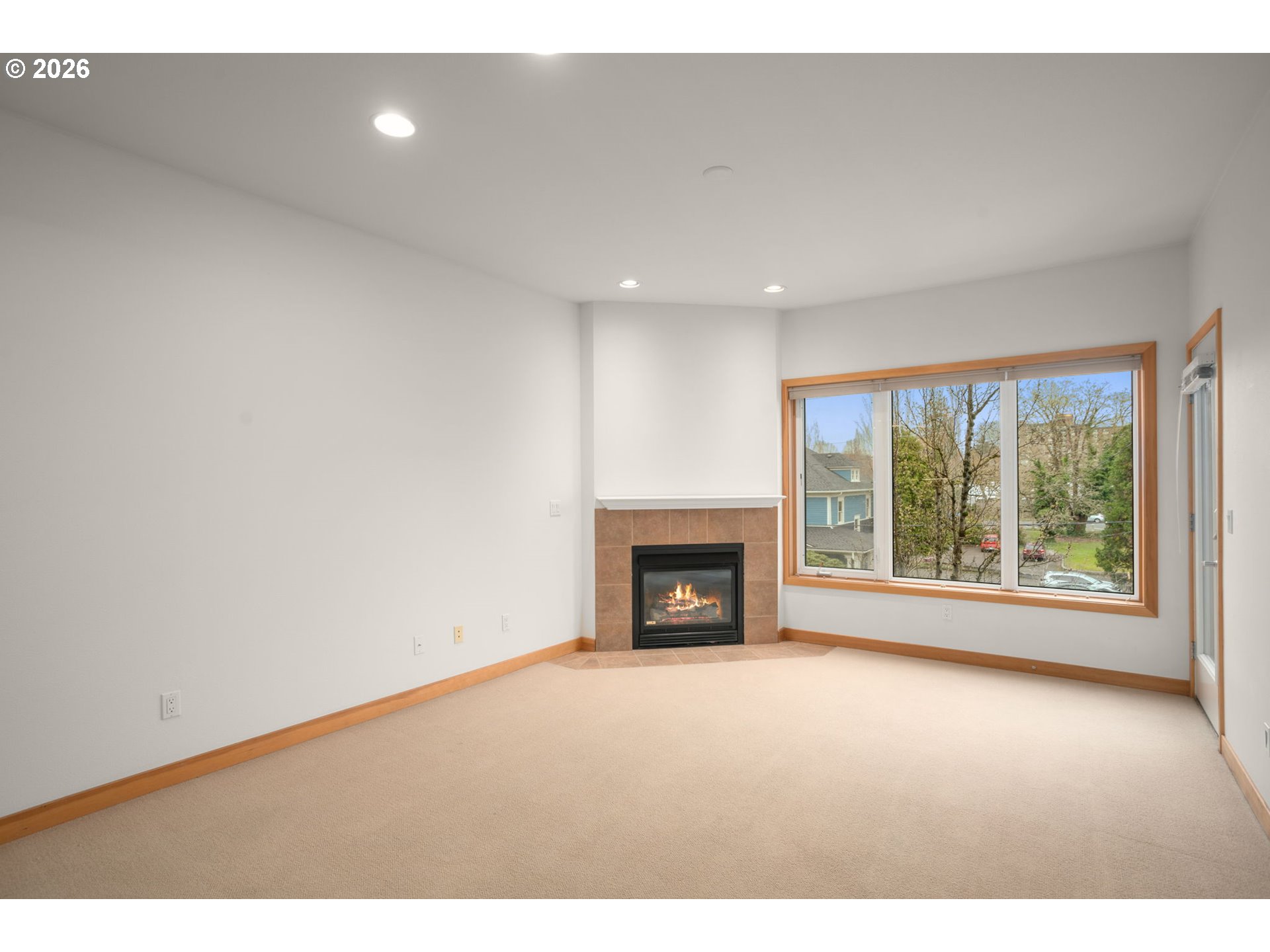 Photo #5: 102324754 Listing: Photo #5