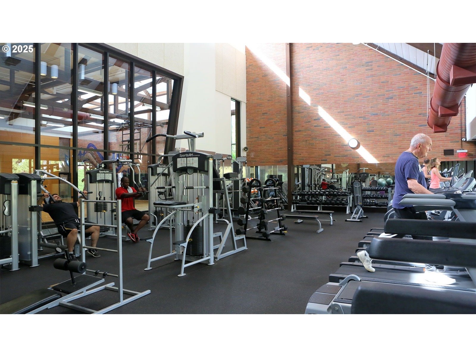 Photo #2: 102724692 Listing 