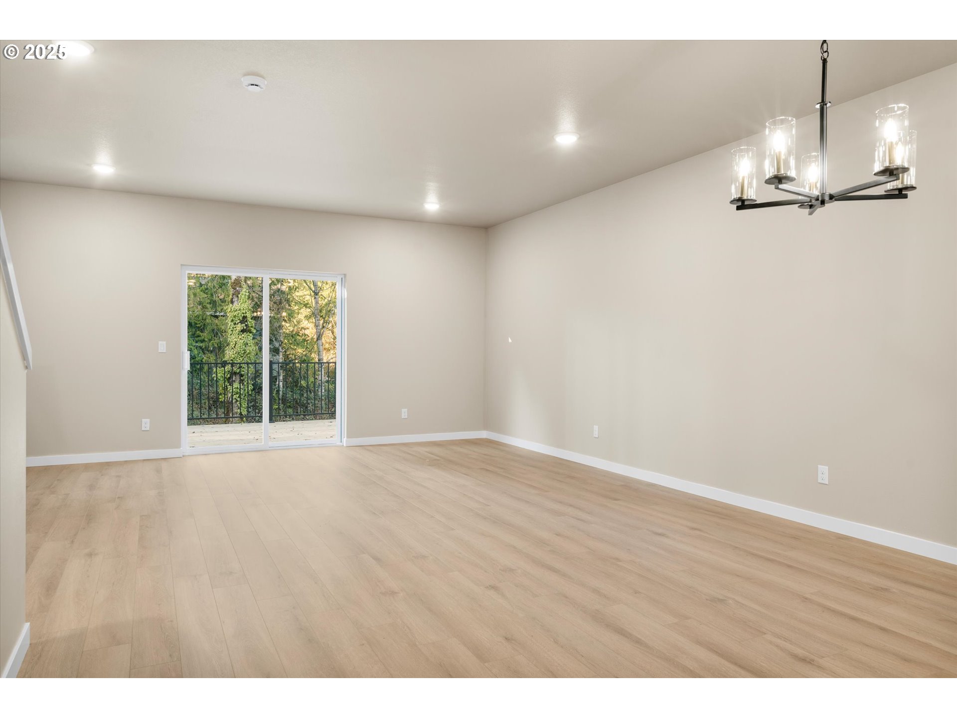 Photo #13: 102802734 Listing: Photo #13