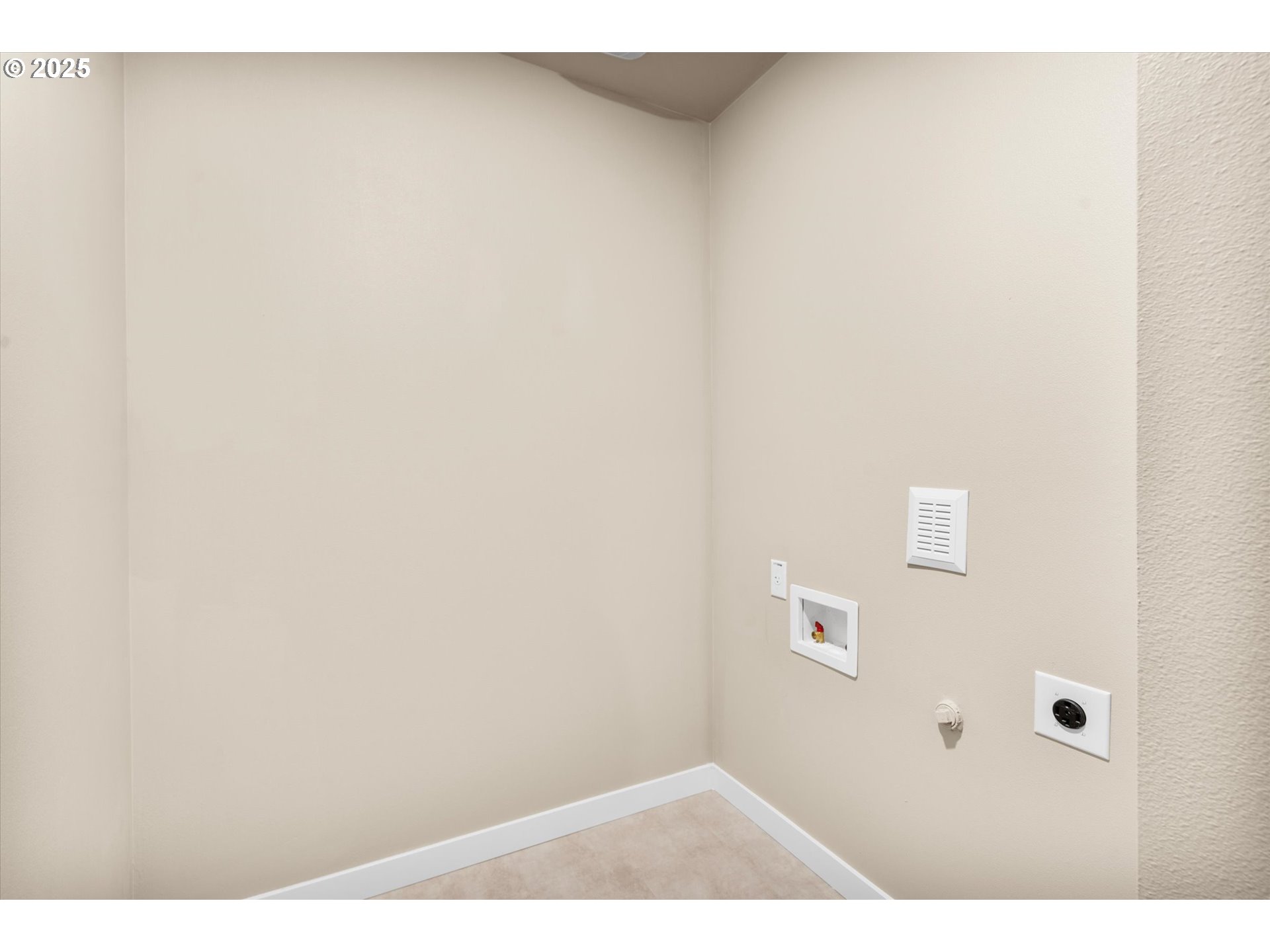 Photo #25: 102802734 Listing: Photo #25