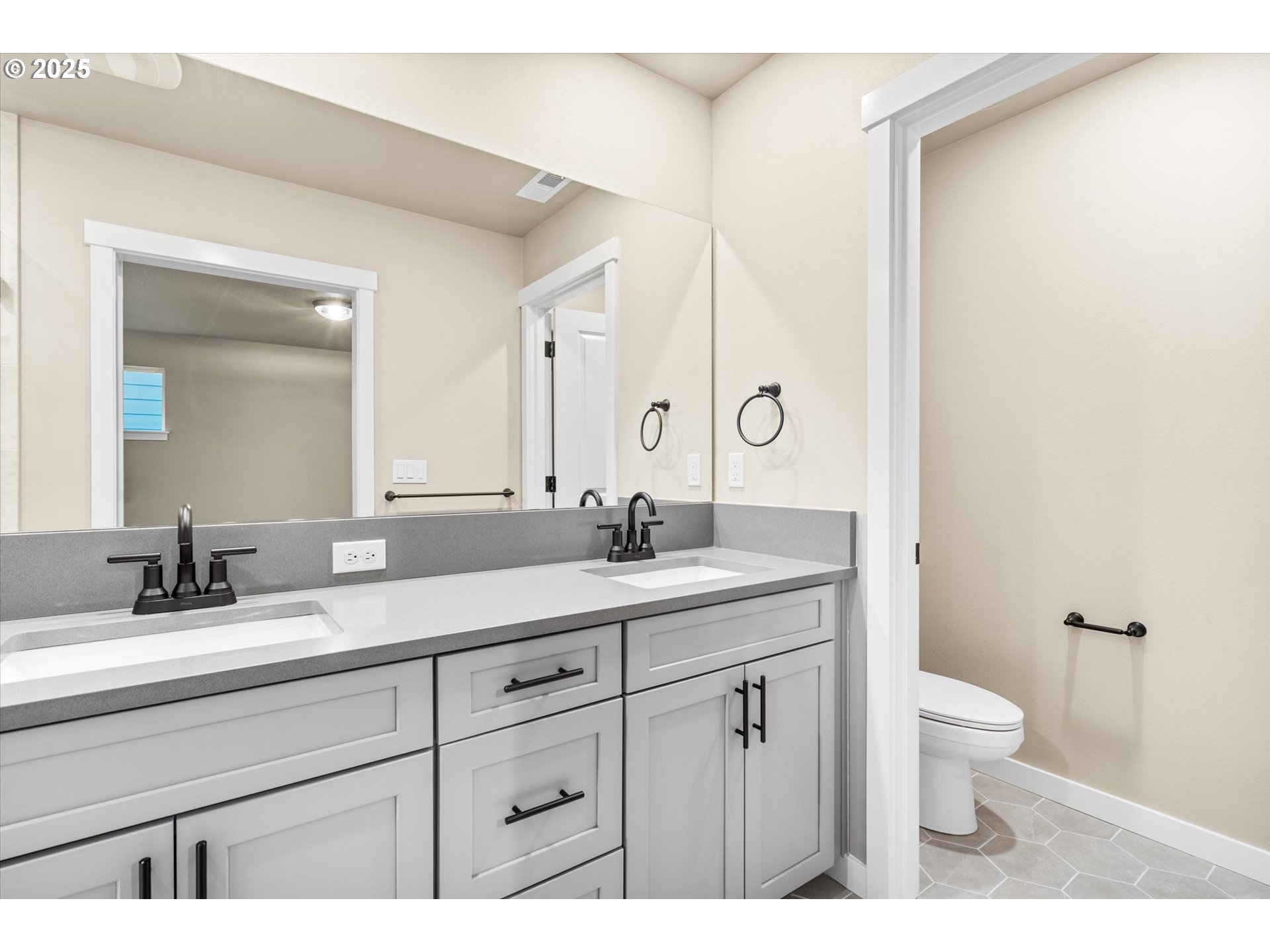 Photo #28: 102802734 Listing: Photo #28