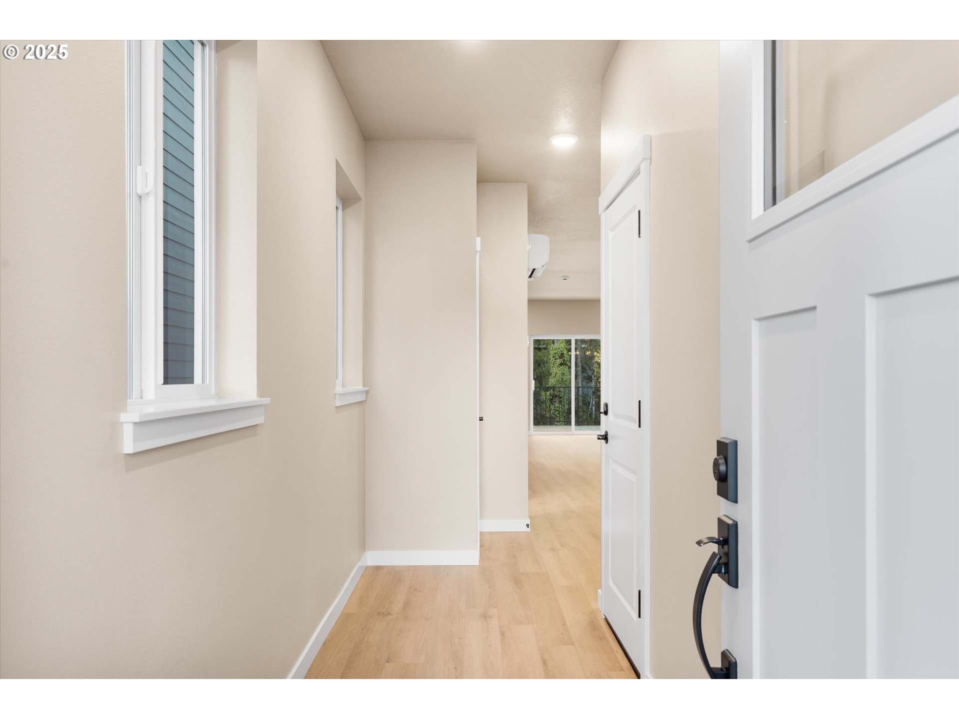 Photo #4: 102802734 Listing: Photo #4