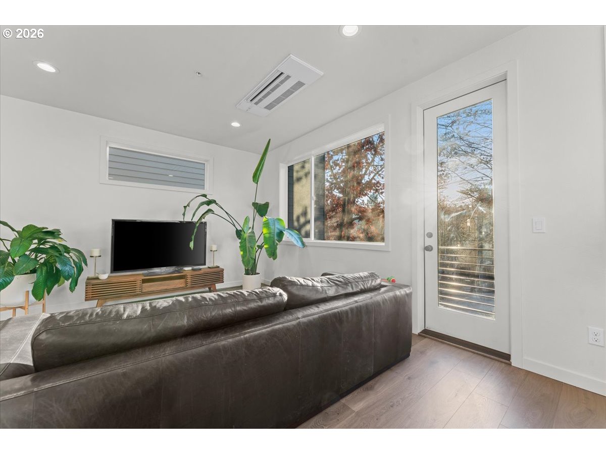 Photo #12: 103036235 Listing: Photo #12