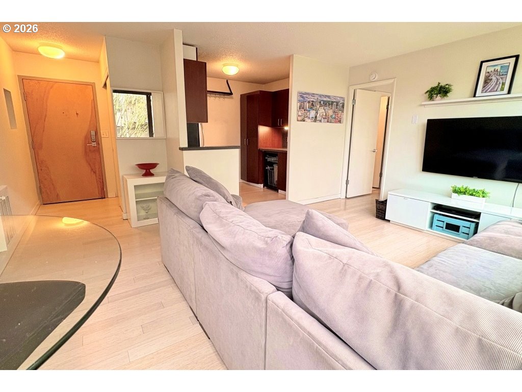 Photo #5: 103495234 Listing: Photo #5