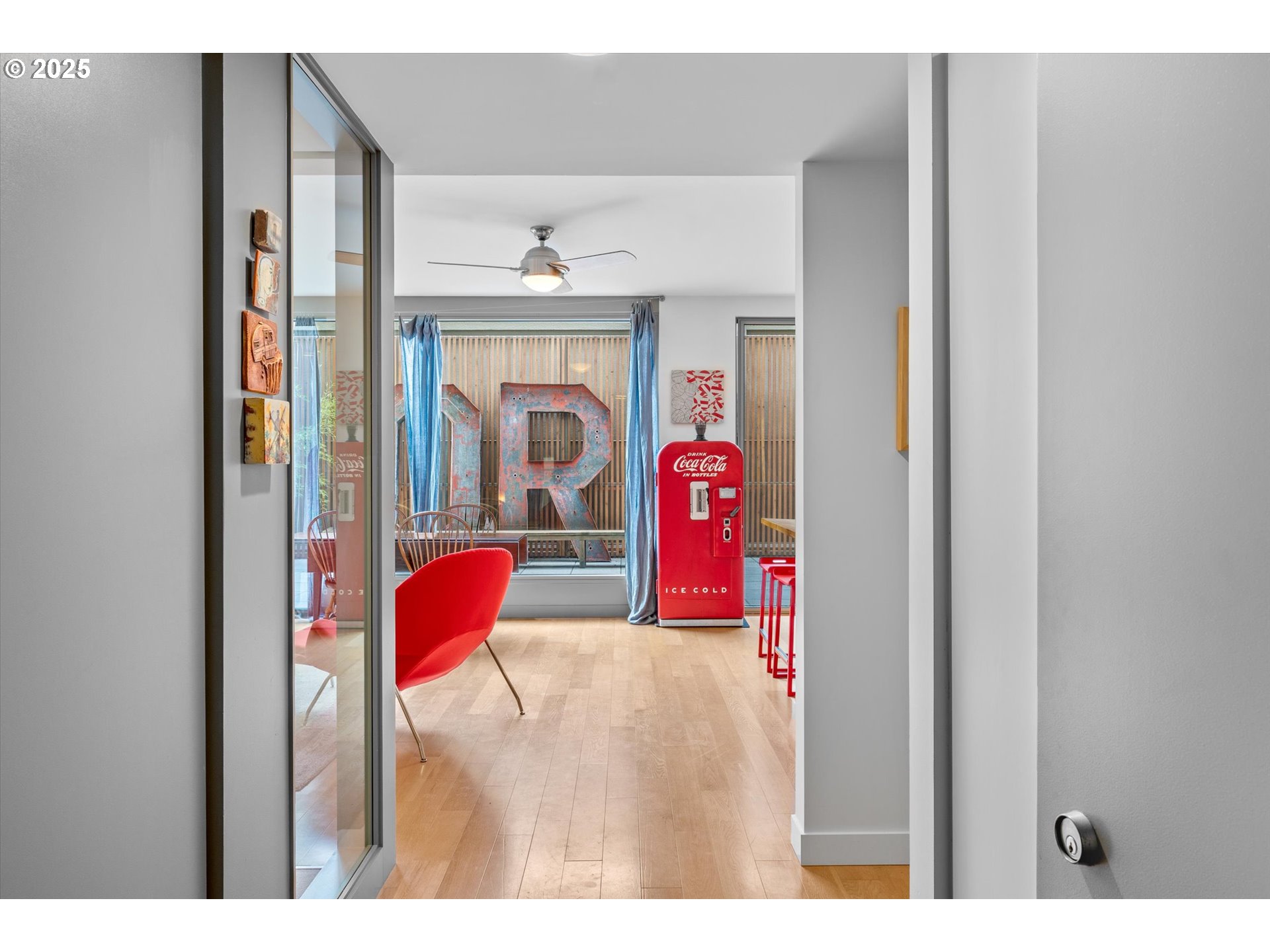 Photo #2: 105100209 Listing 