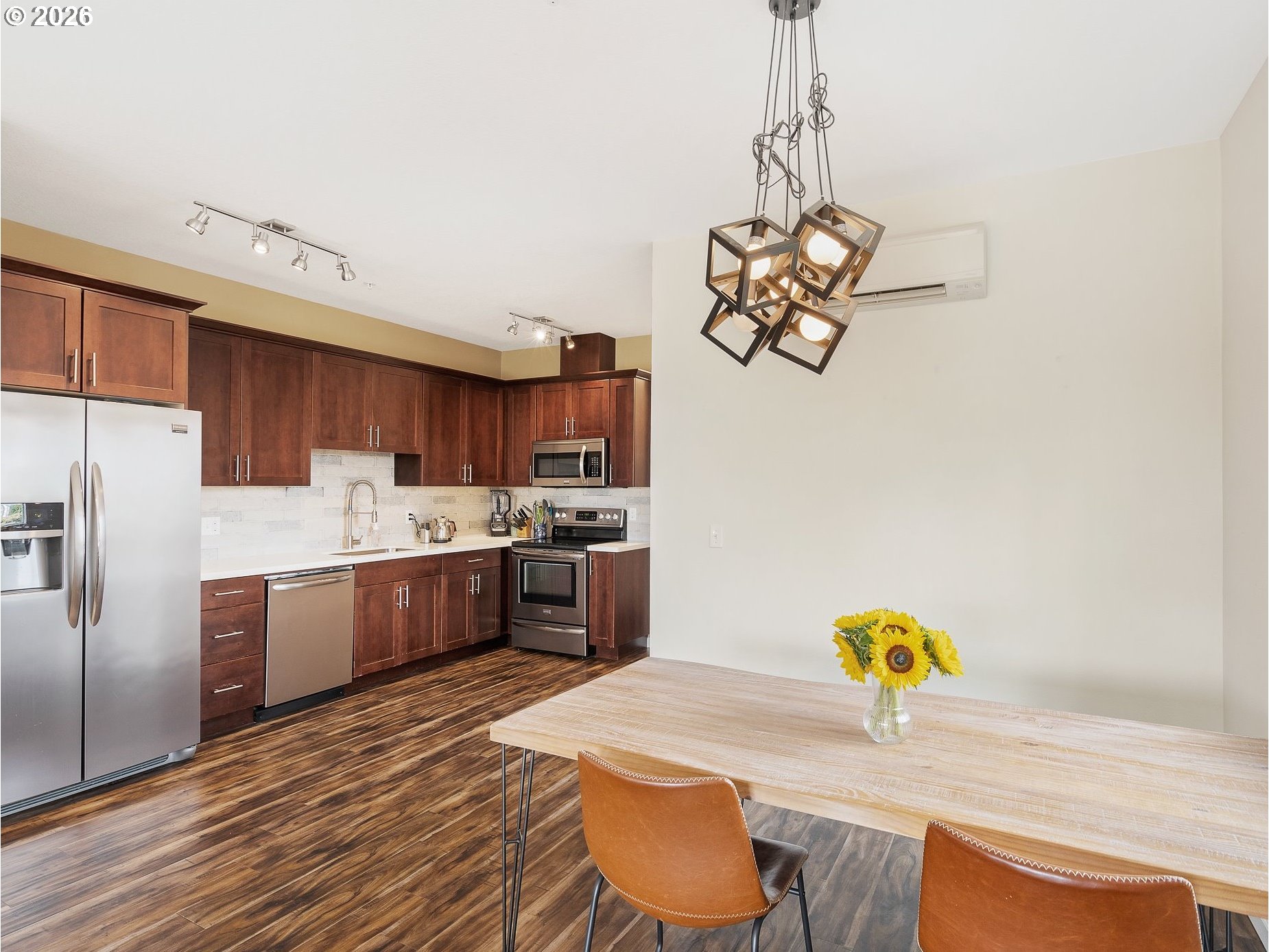 Photo #11: 105340994 Listing: Photo #11