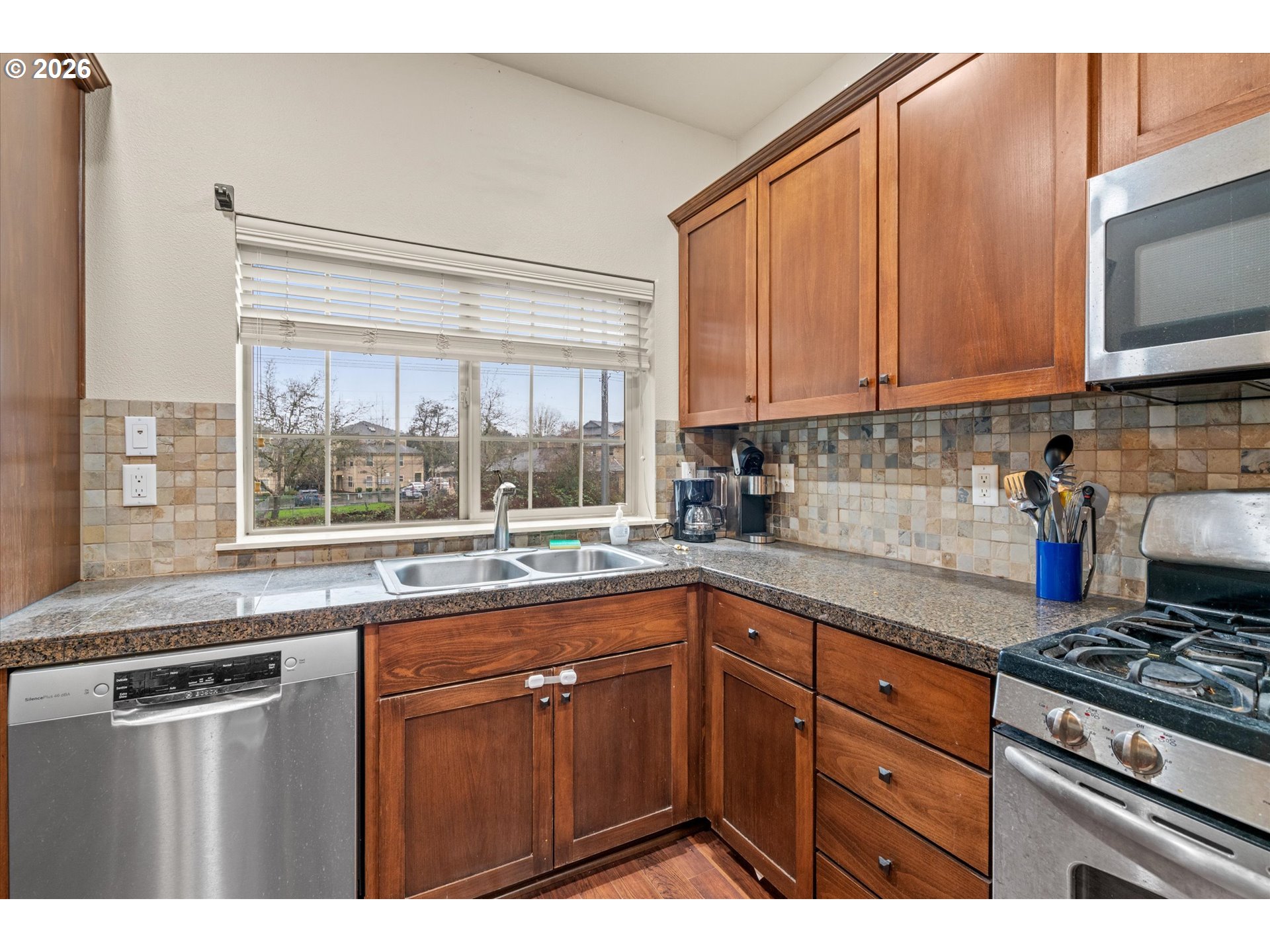 Photo #4: 105836349 Listing: Photo #4