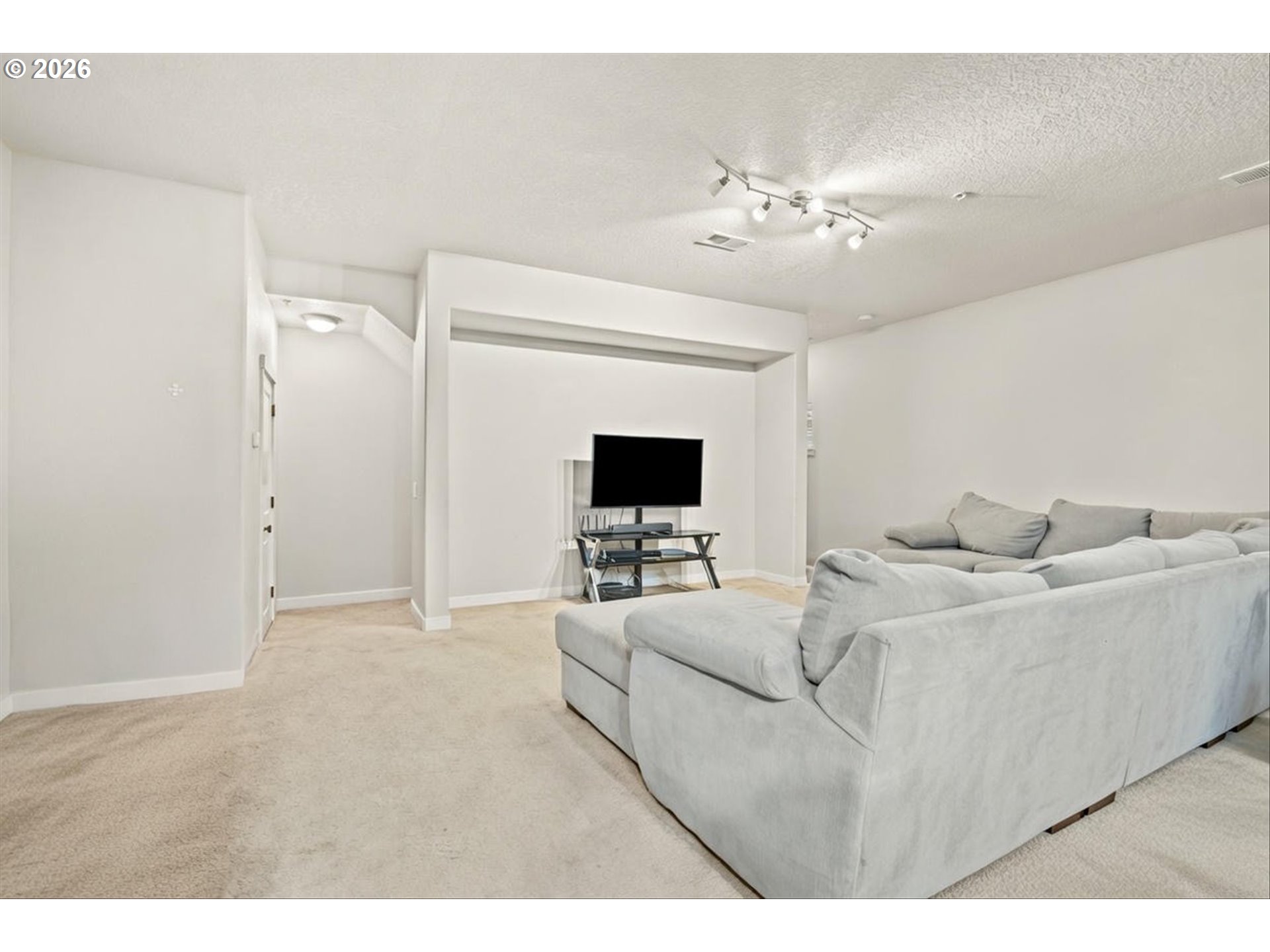 Photo #8: 105836349 Listing: Photo #8