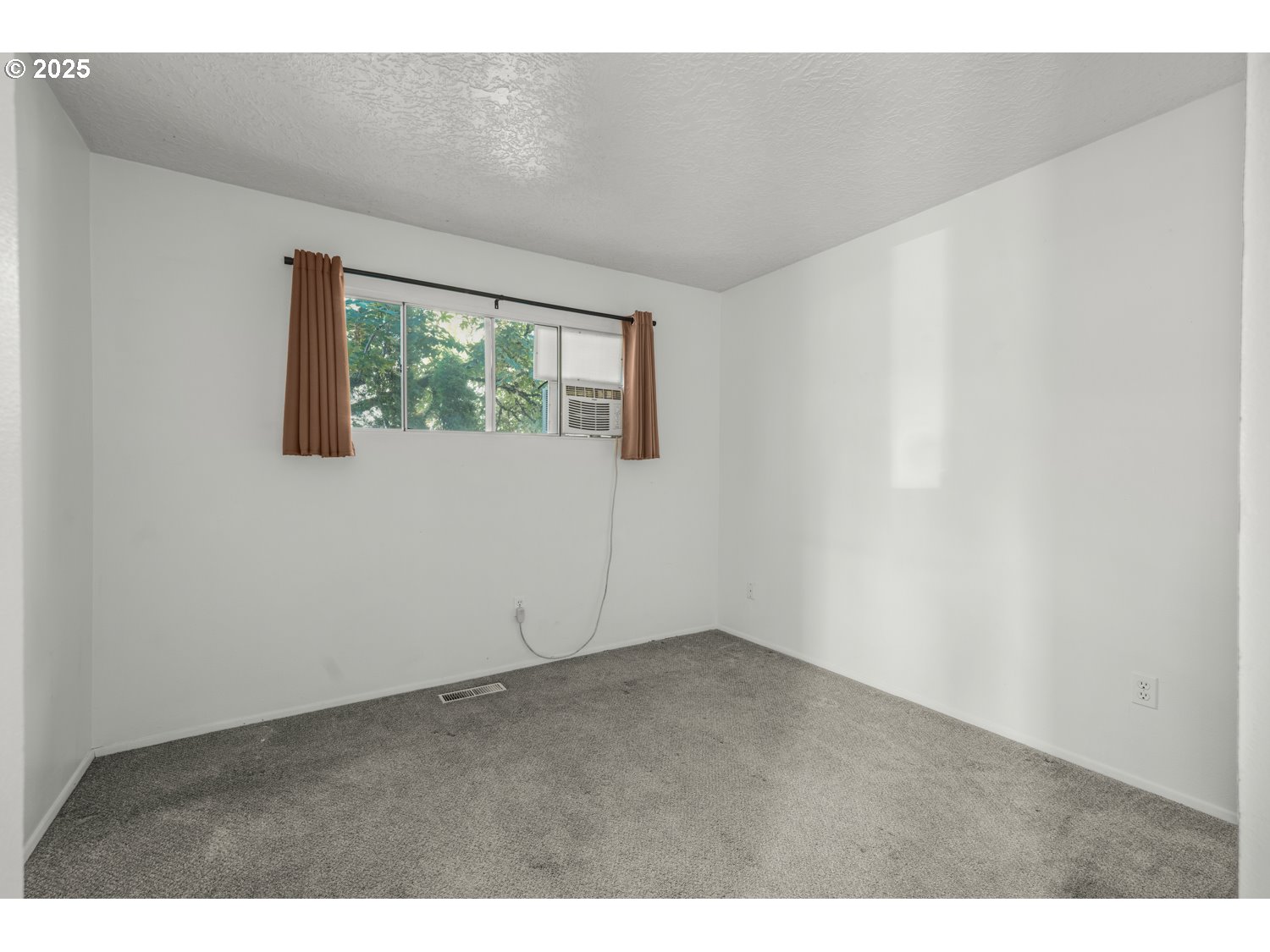 Photo #16: 107145302 Listing: Photo #16