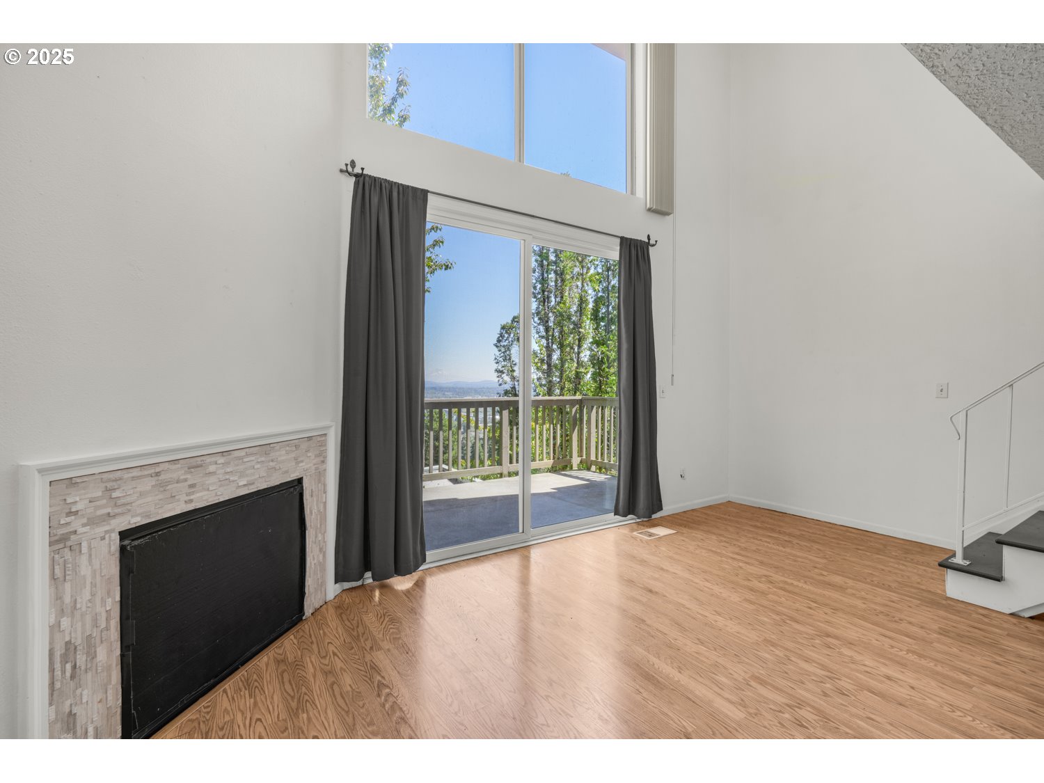 Photo #4: 107145302 Listing: Photo #4