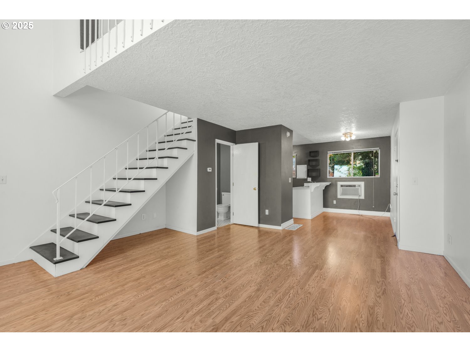 Photo #9: 107145302 Listing: Photo #9