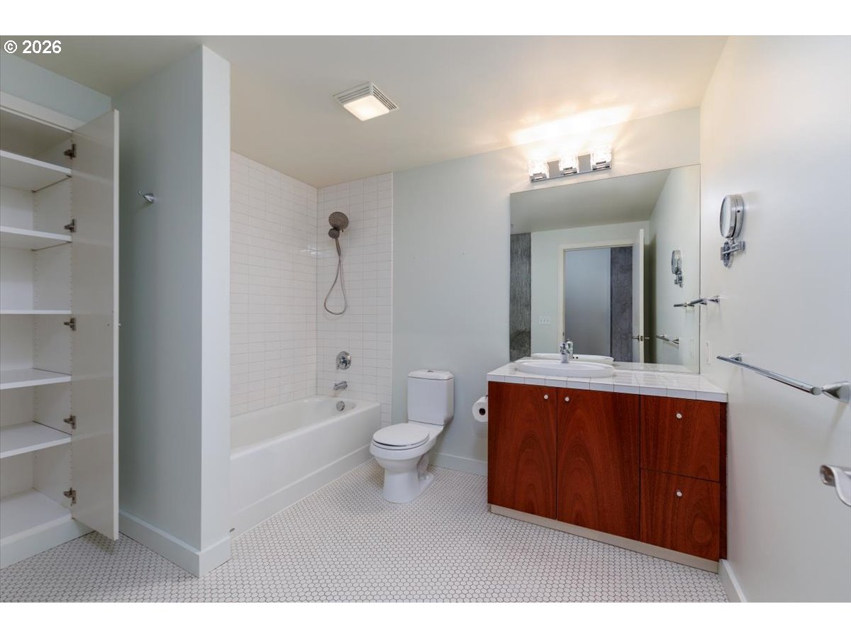 Photo #4: 108690984 Listing: Photo #4