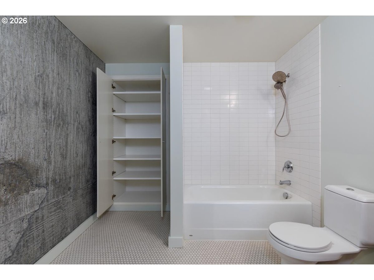 Photo #5: 108690984 Listing: Photo #5