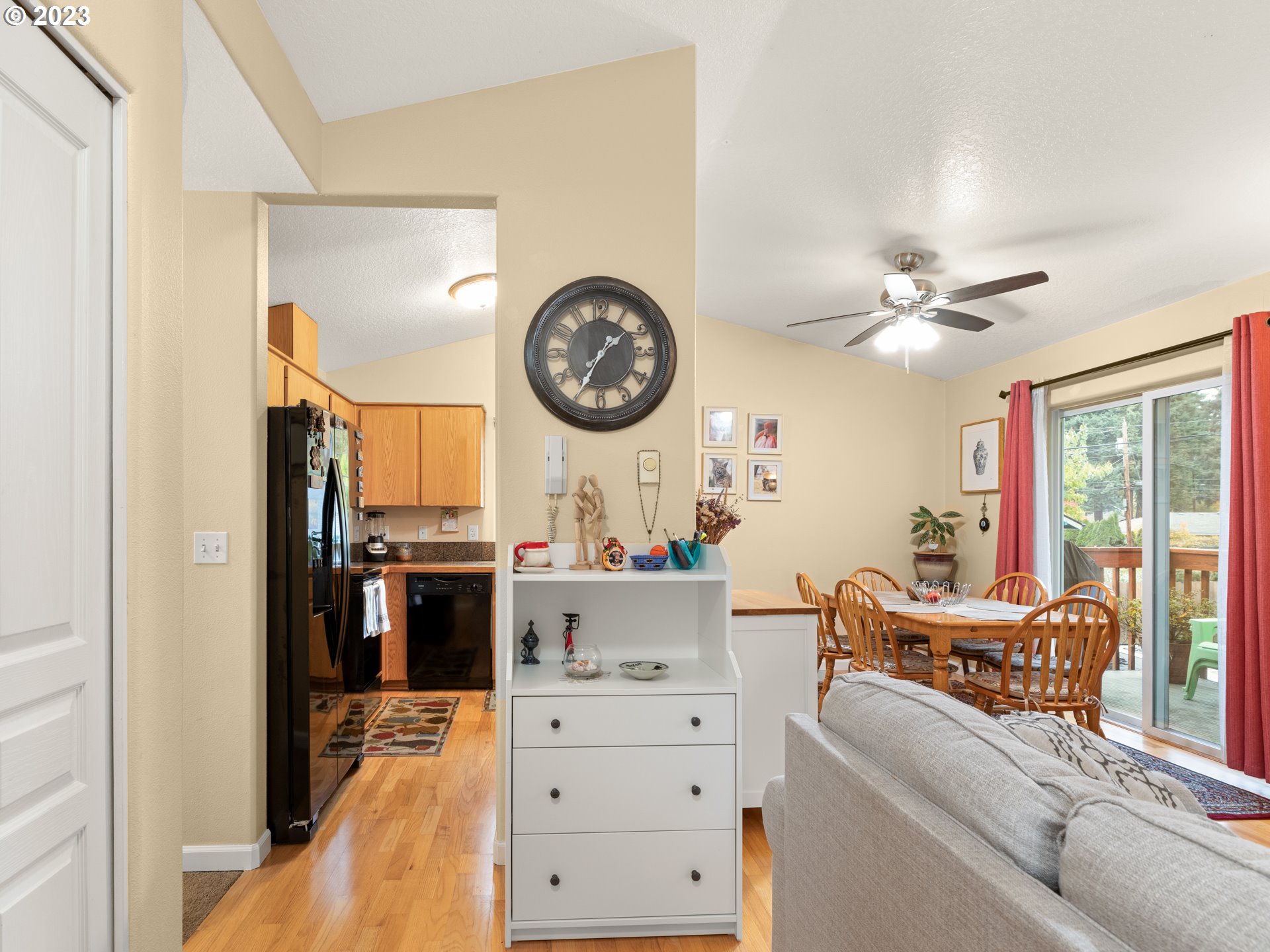 Photo #8: 109926721 Listing: Photo #8