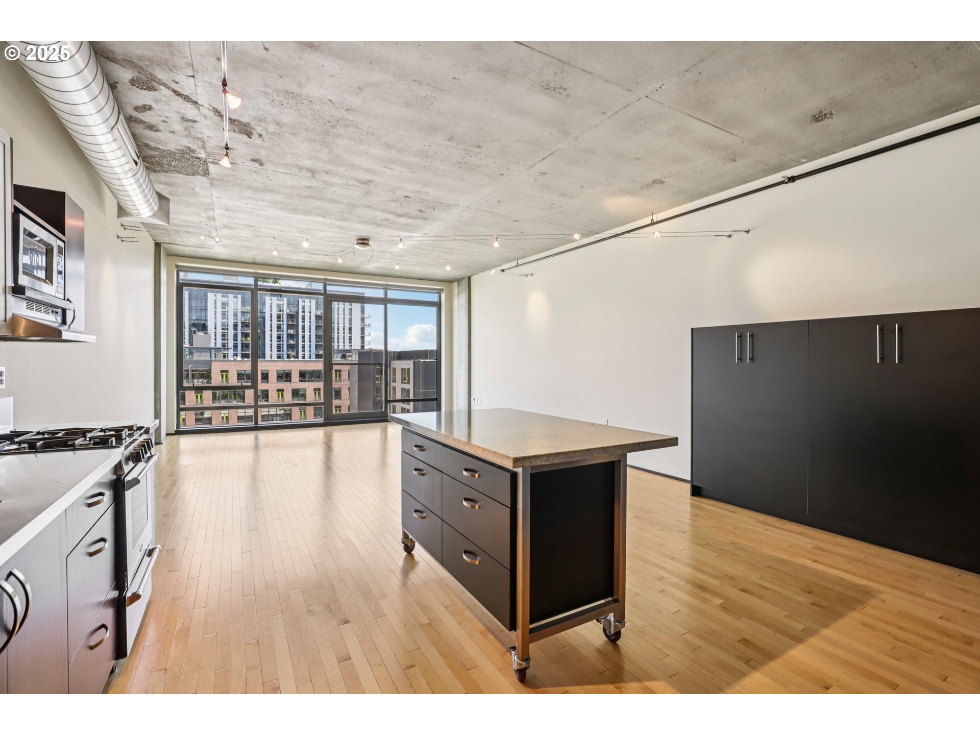 Photo #2: 110684373 Listing 