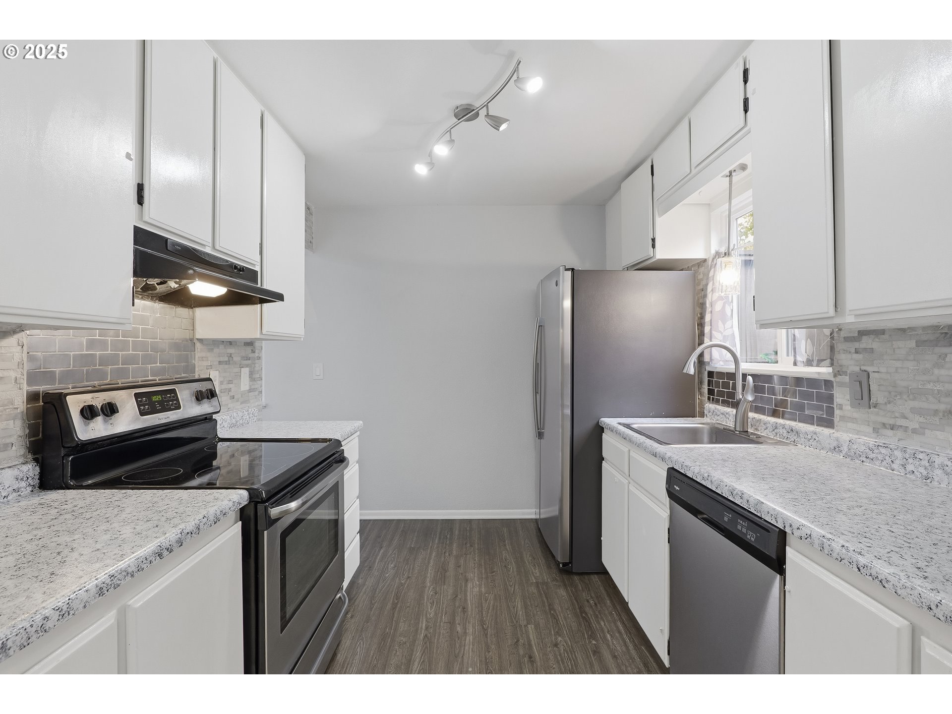 Photo #3: 114040655 Listing: Photo #3