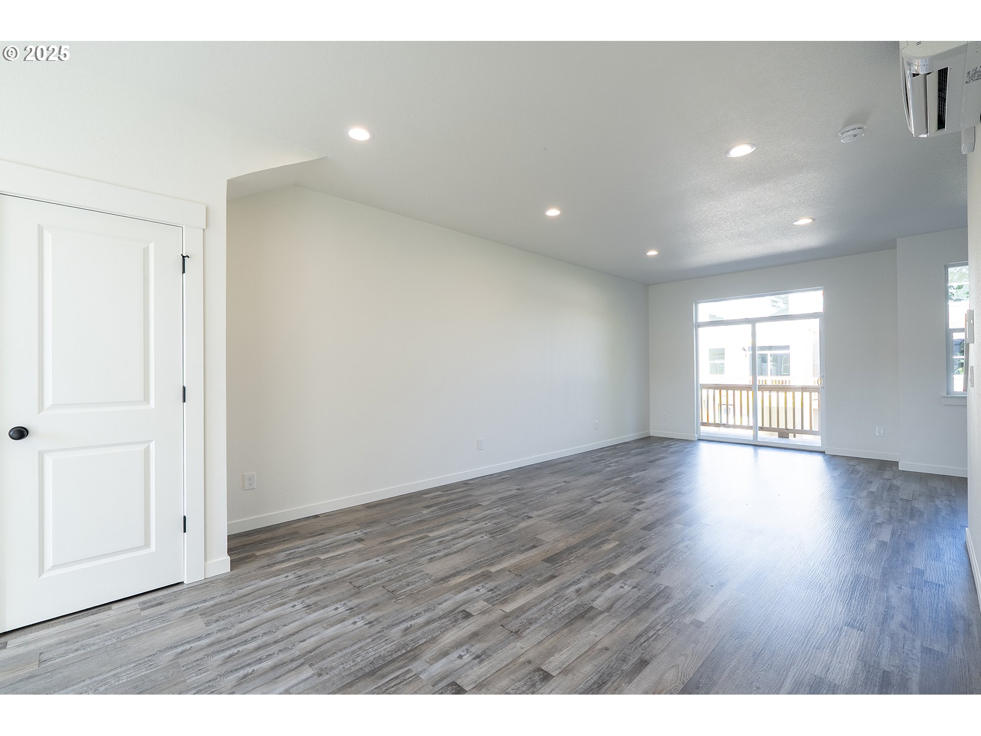 Photo #9: 114130447 Listing: Photo #9