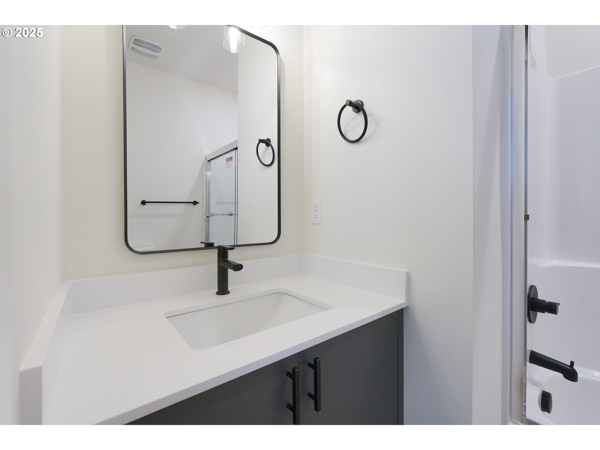 Photo #14: 115222777 Listing: Photo #14