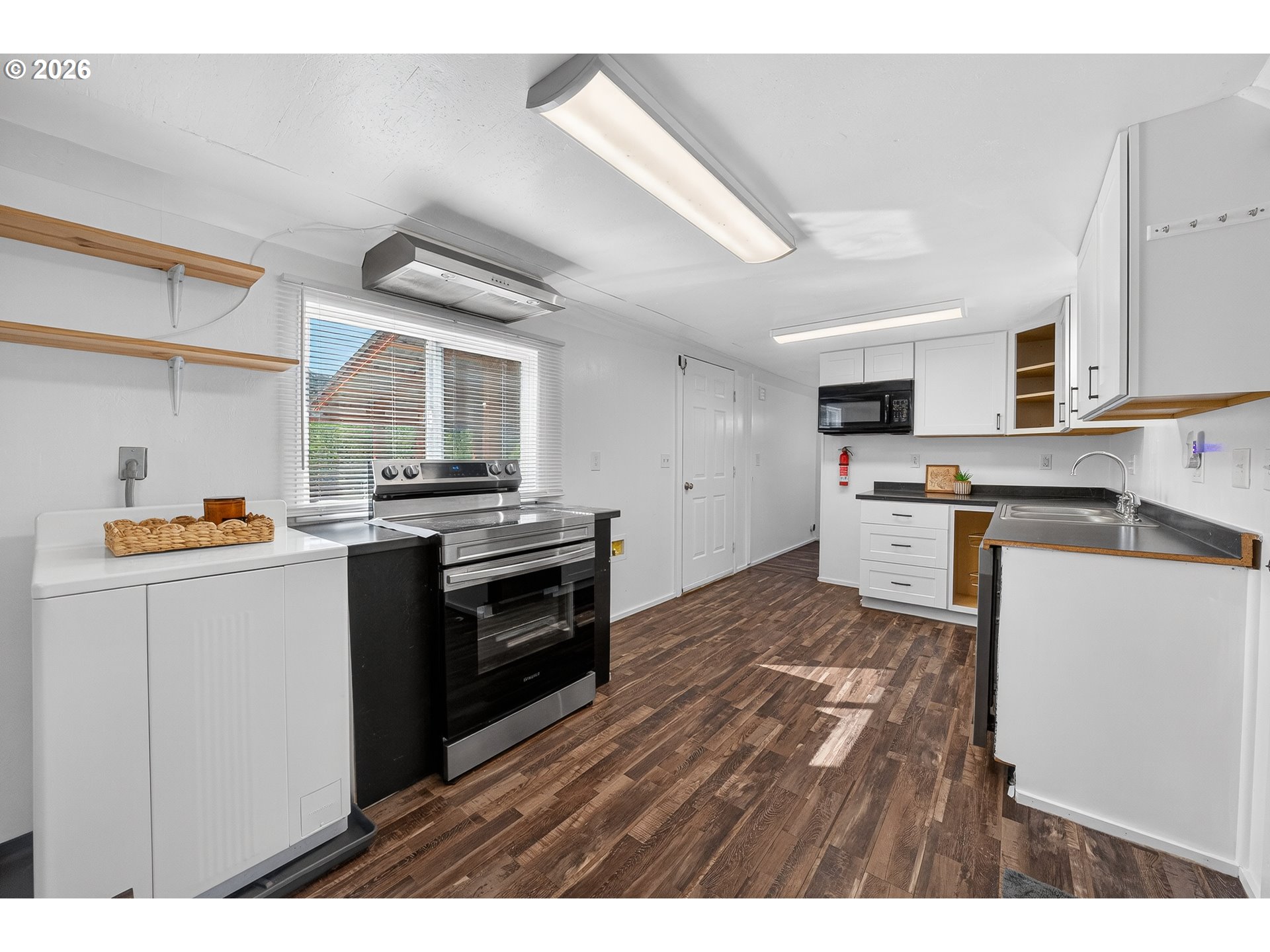 600 LEIKEN LN, Roseburg, OR, 97470