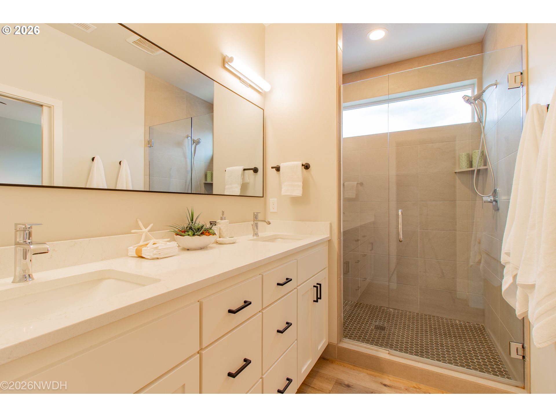 133 SHELTON MCMURPHEY BLVD, Eugene, OR, 97401