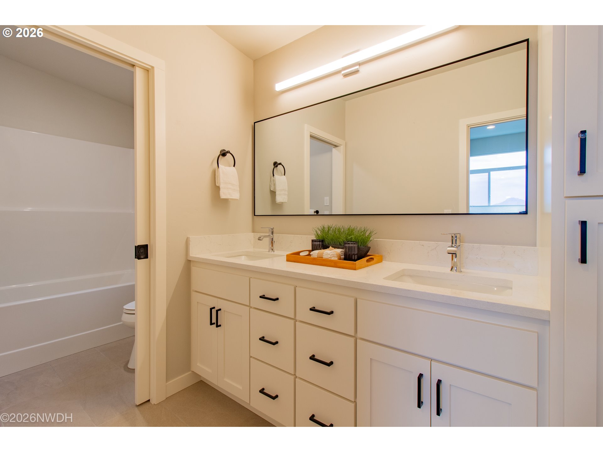 133 SHELTON MCMURPHEY BLVD, Eugene, OR, 97401