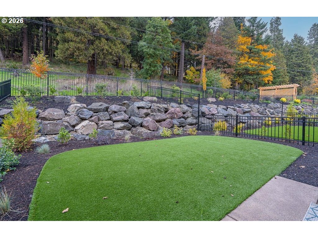 133 SHELTON MCMURPHEY BLVD, Eugene, OR, 97401