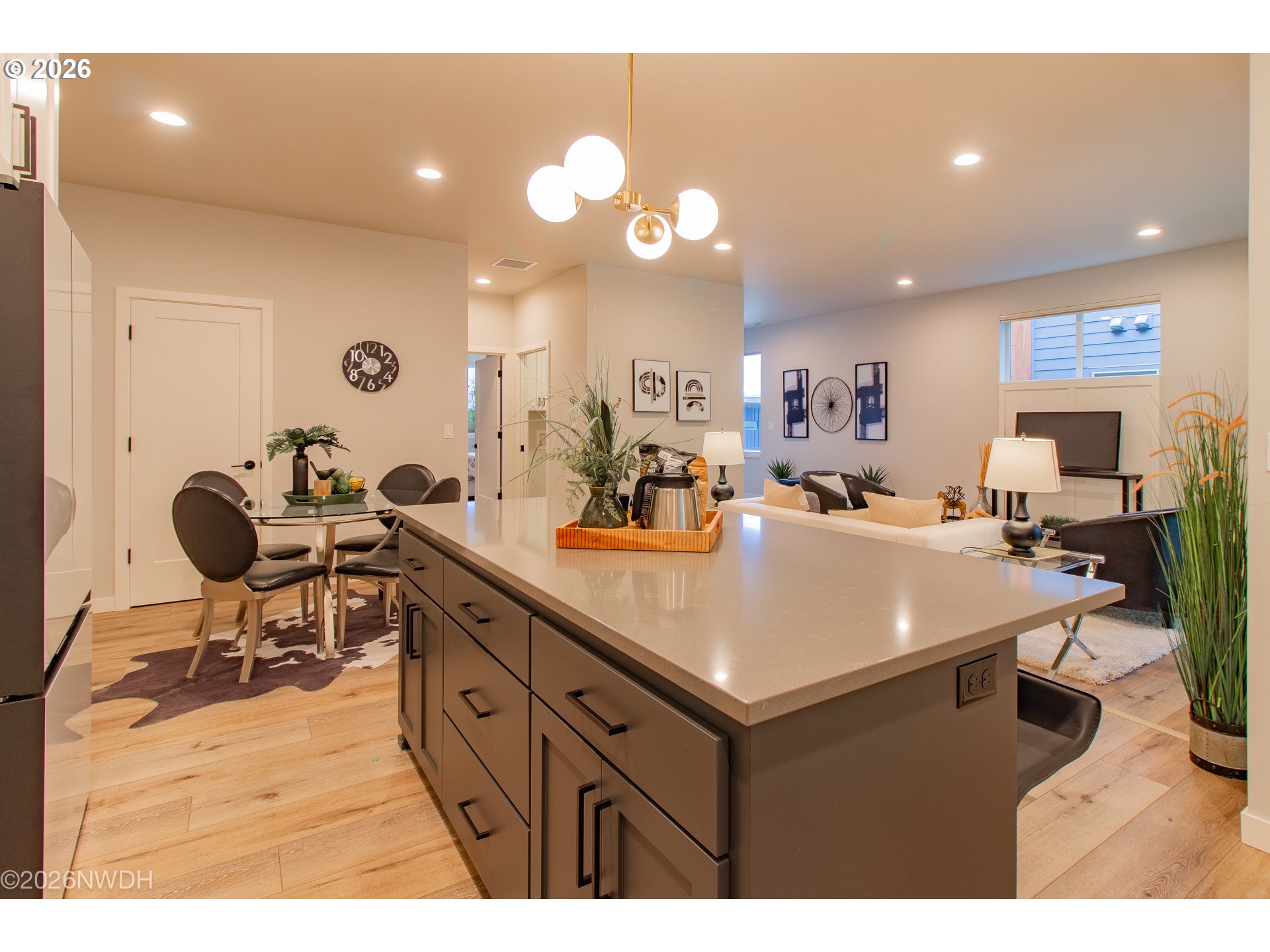 133 SHELTON MCMURPHEY BLVD, Eugene, OR, 97401