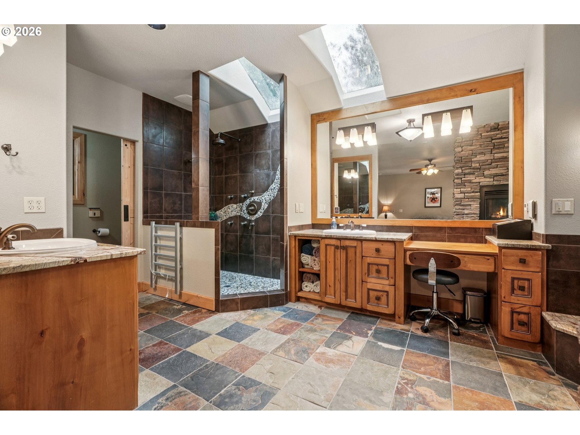 12692 WASHOUGAL RIVER RD, Washougal, WA, 98671