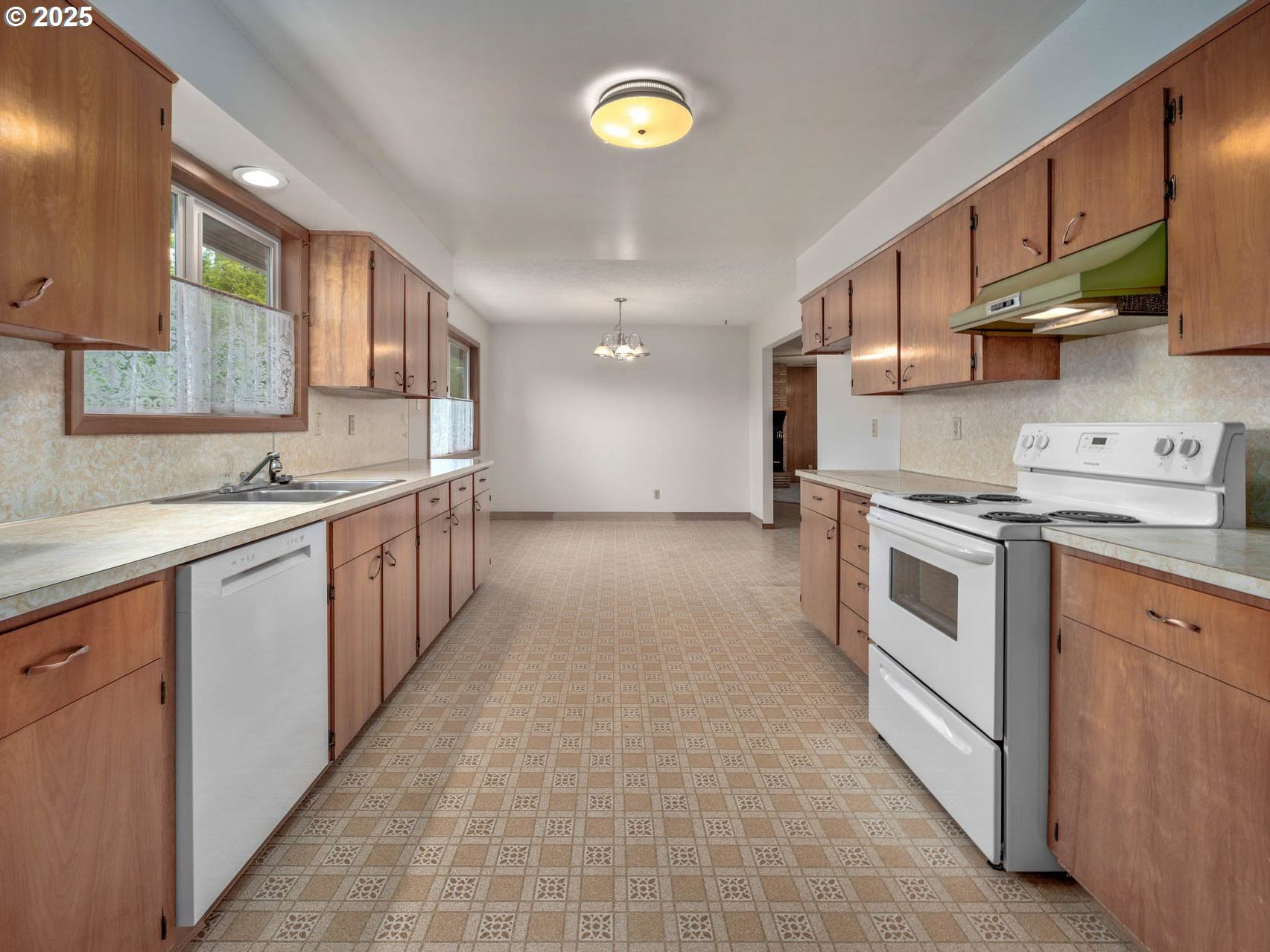 1540 SE MORGAN RD, Hillsboro, OR, 97123 1540 SE MORGAN RD, Hillsboro, OR, 97123