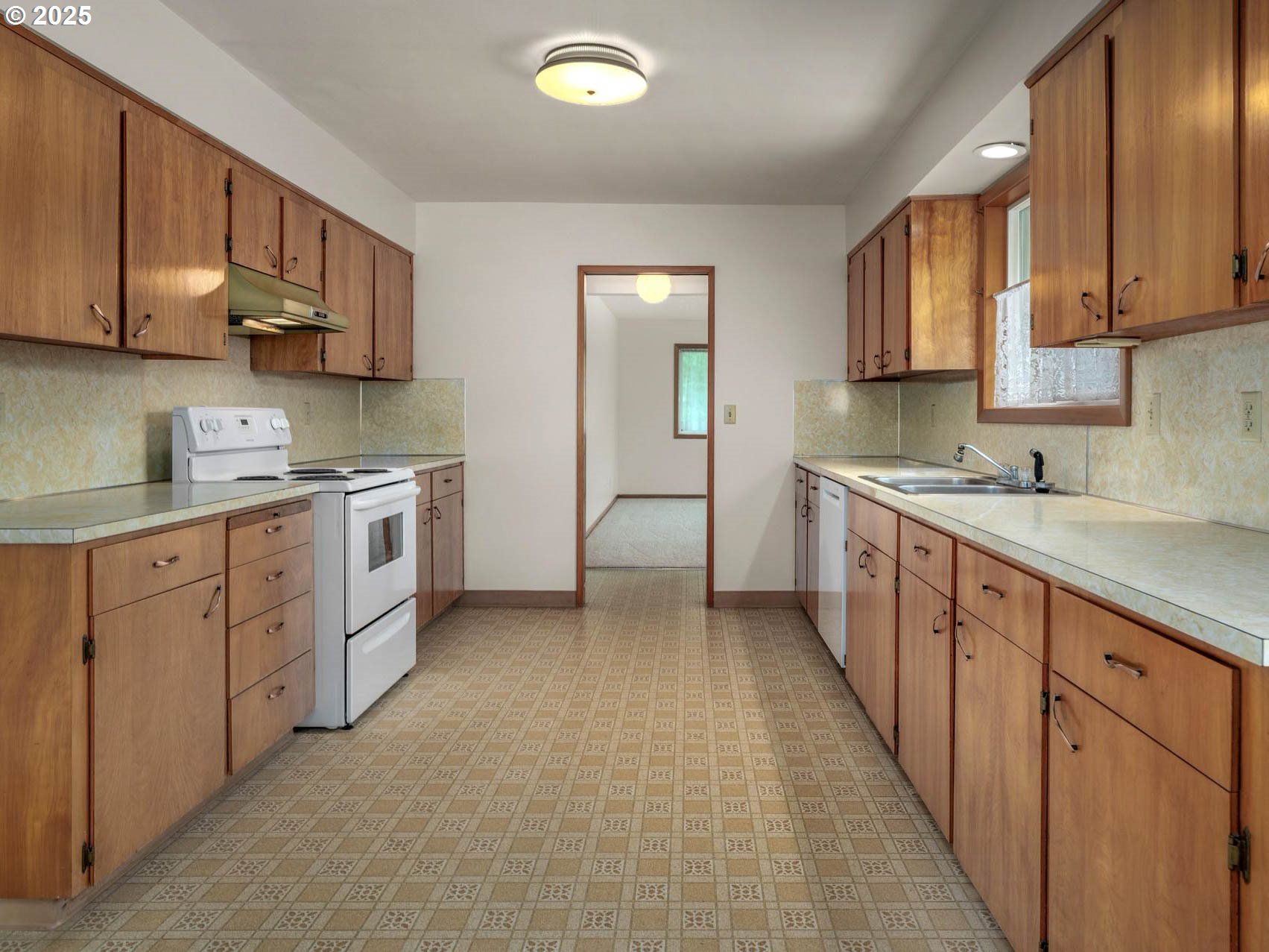 1540 SE MORGAN RD, Hillsboro, OR, 97123 1540 SE MORGAN RD, Hillsboro, OR, 97123