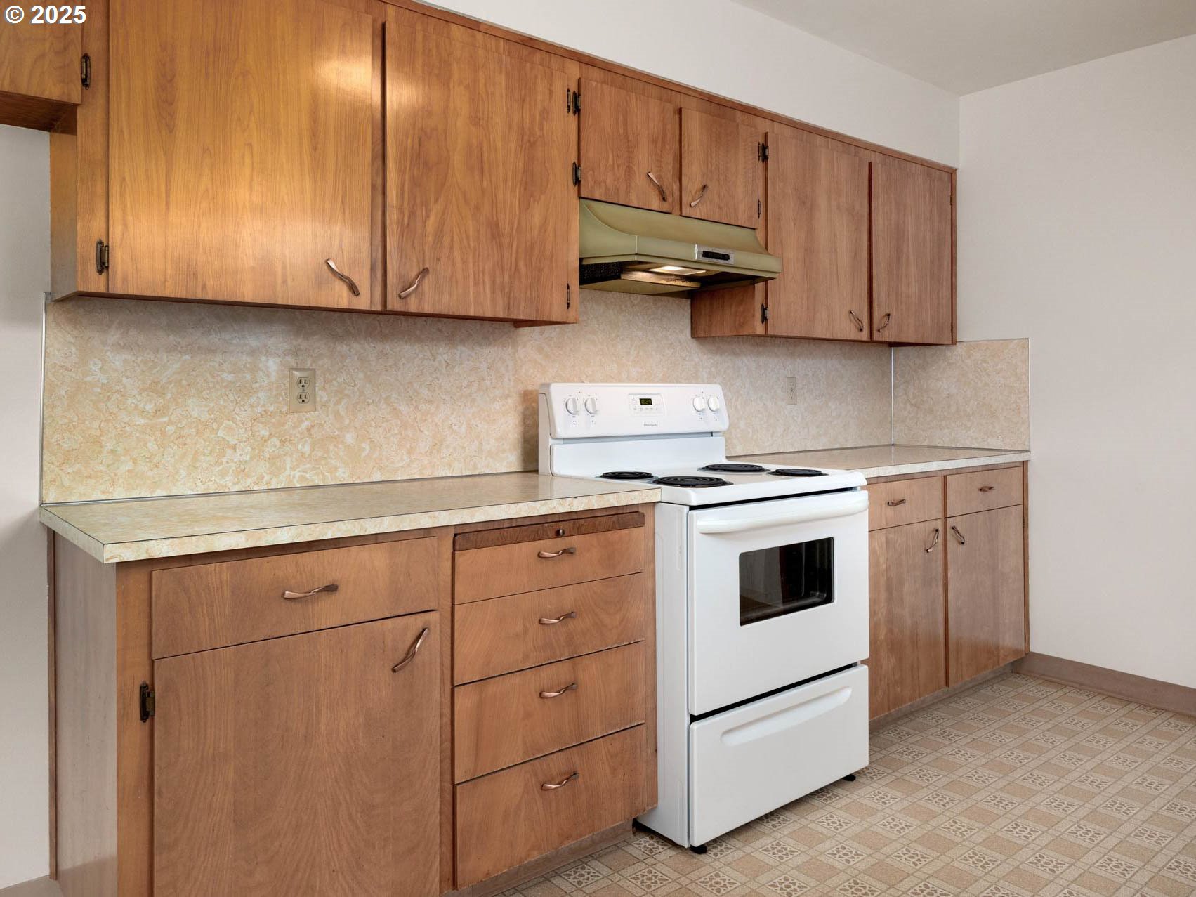 1540 SE MORGAN RD, Hillsboro, OR, 97123 1540 SE MORGAN RD, Hillsboro, OR, 97123