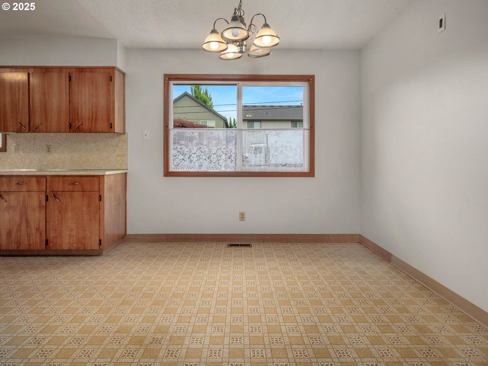 1540 SE MORGAN RD, Hillsboro, OR, 97123 1540 SE MORGAN RD, Hillsboro, OR, 97123