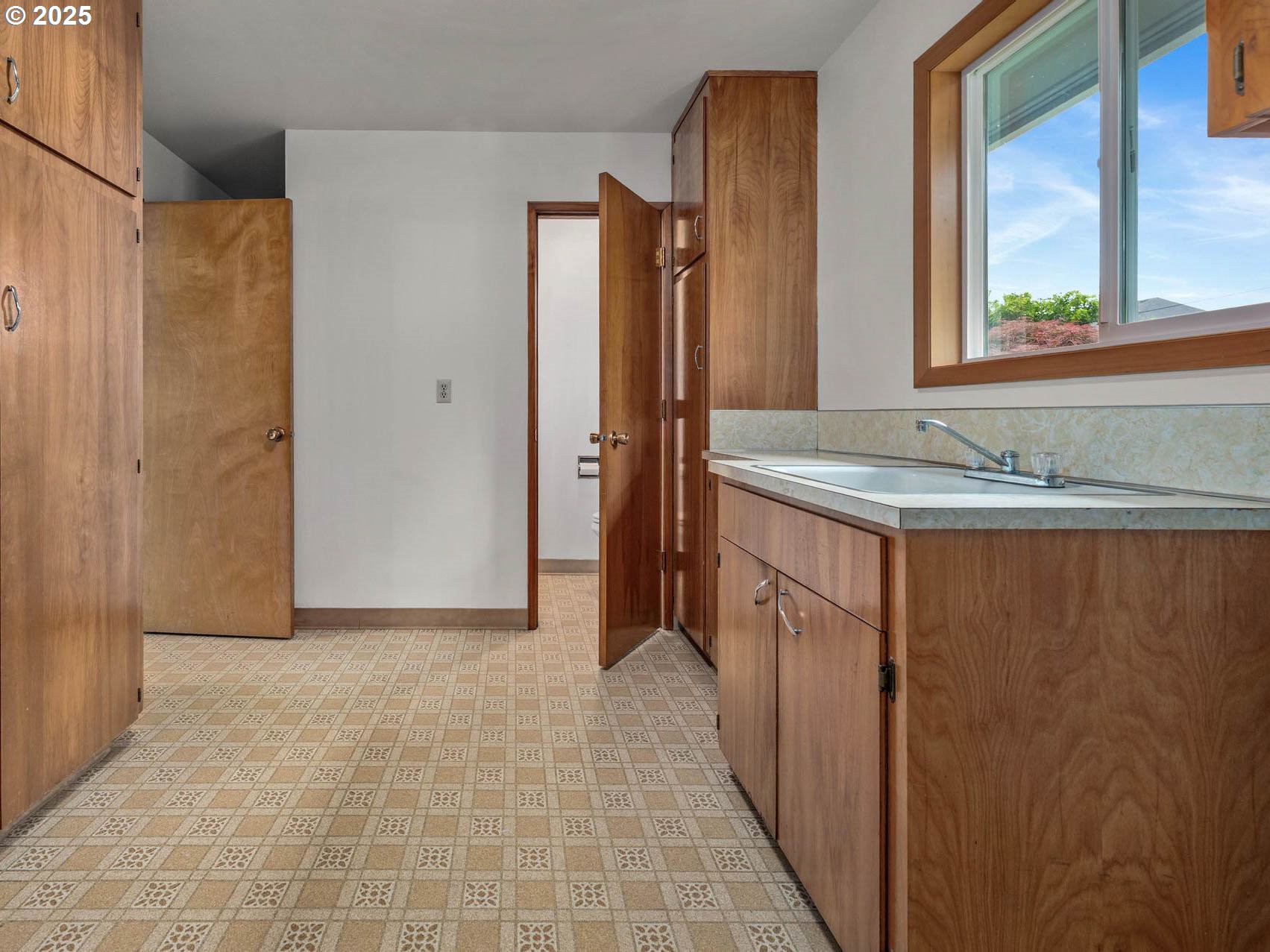 1540 SE MORGAN RD, Hillsboro, OR, 97123 1540 SE MORGAN RD, Hillsboro, OR, 97123