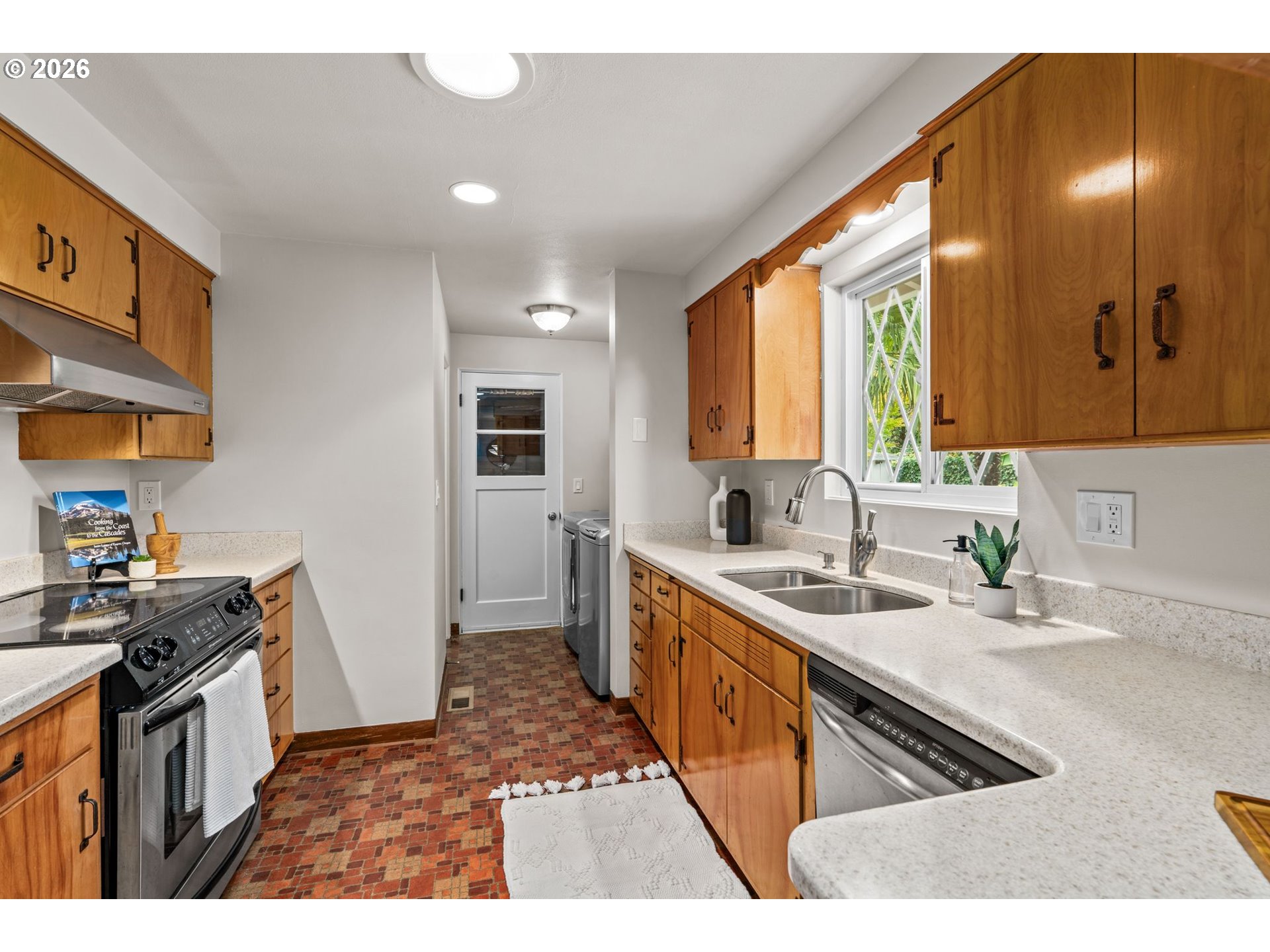 Property photo 11 of 48