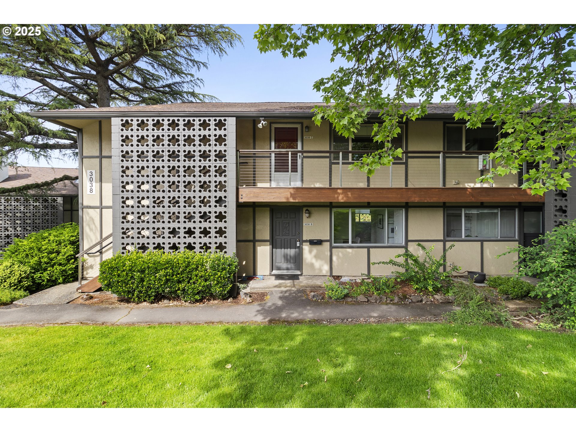 Photo #2: 119530028 Listing 