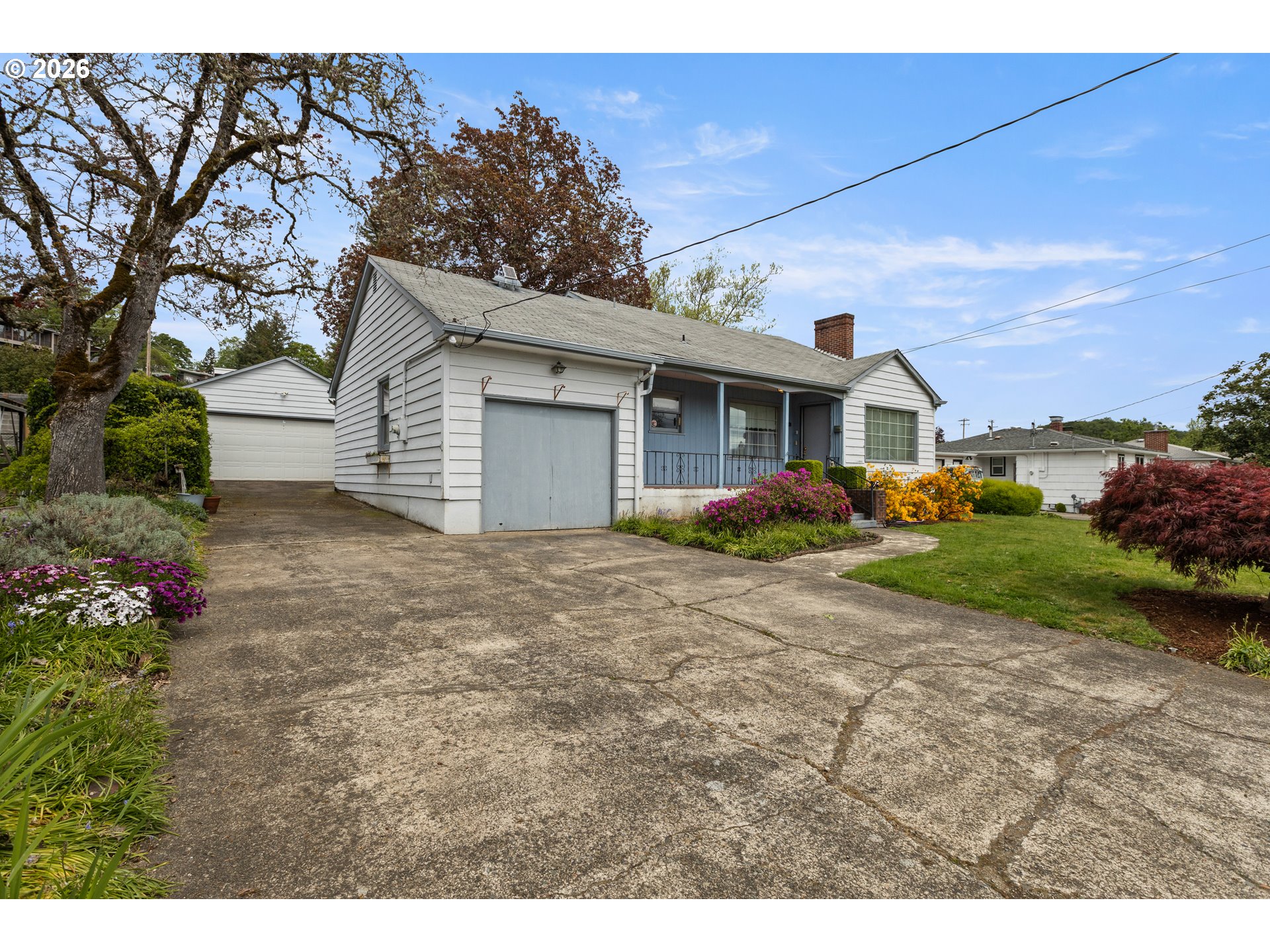 1564 NW ALMOND AVE, Roseburg, OR, 97471