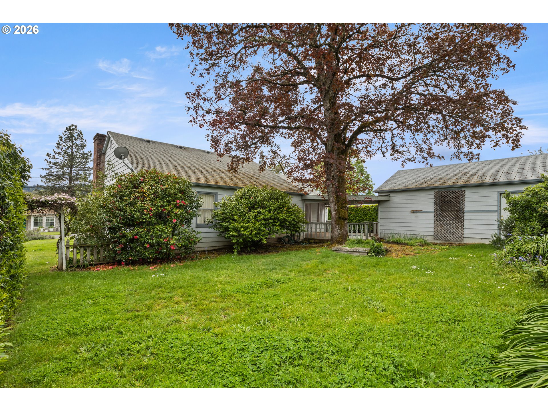 1564 NW ALMOND AVE, Roseburg, OR, 97471