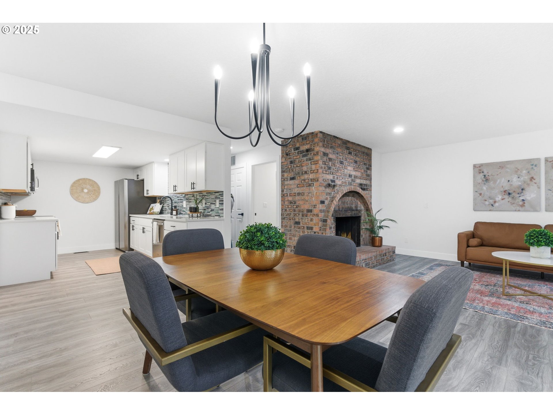 Photo #7: 120624274 Listing: Photo #7