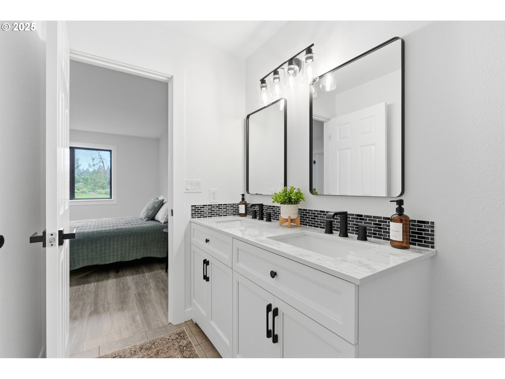 Photo #21: 120624274 Listing: Photo #21