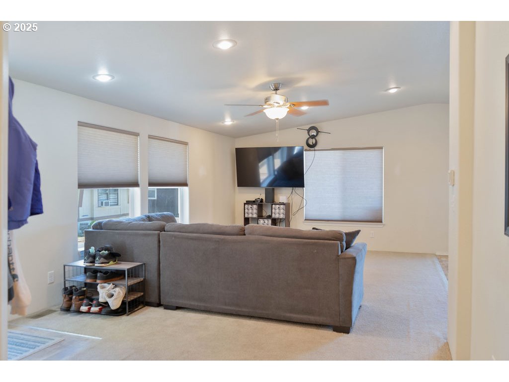 300 SW 7TH AVE UNIT 102, Battle Ground, WA, 98604